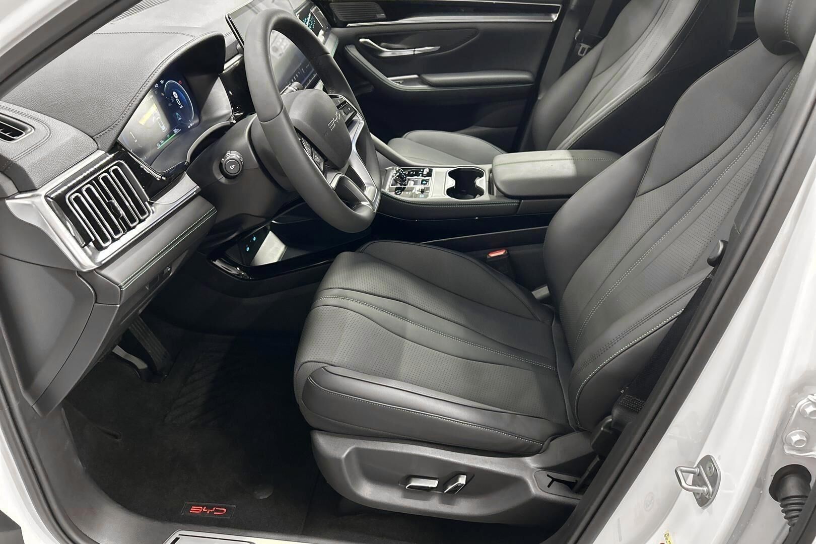 BYD Seal U iso kuva 8