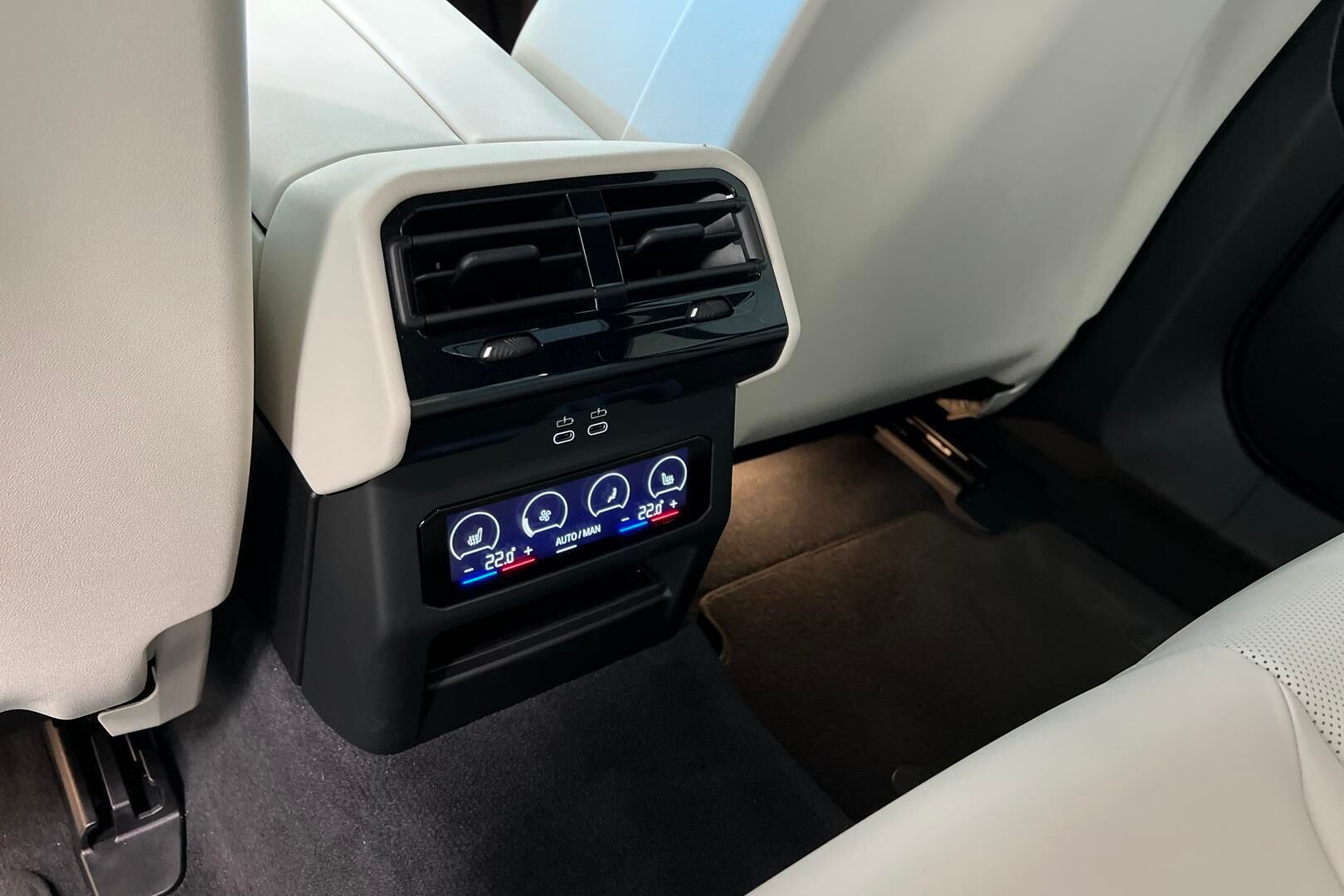 BMW i5 iso kuva 22