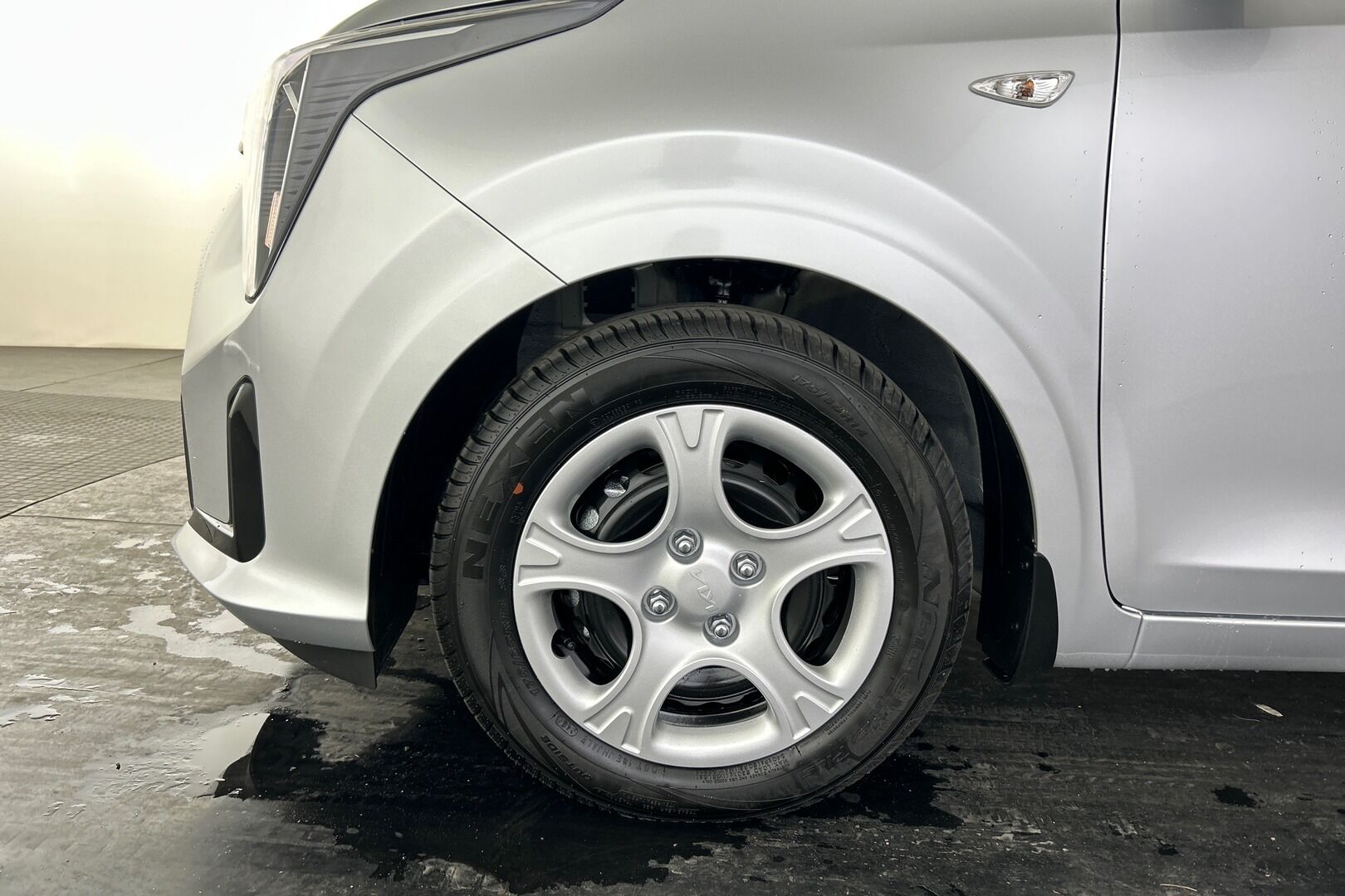KIA Picanto iso kuva 7