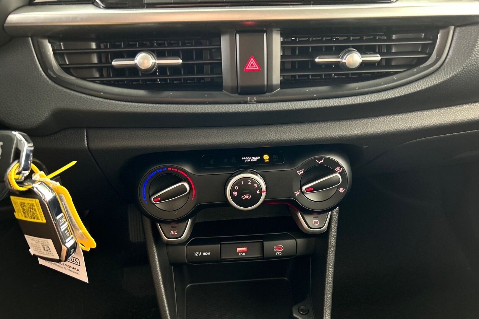 KIA Picanto iso kuva 14
