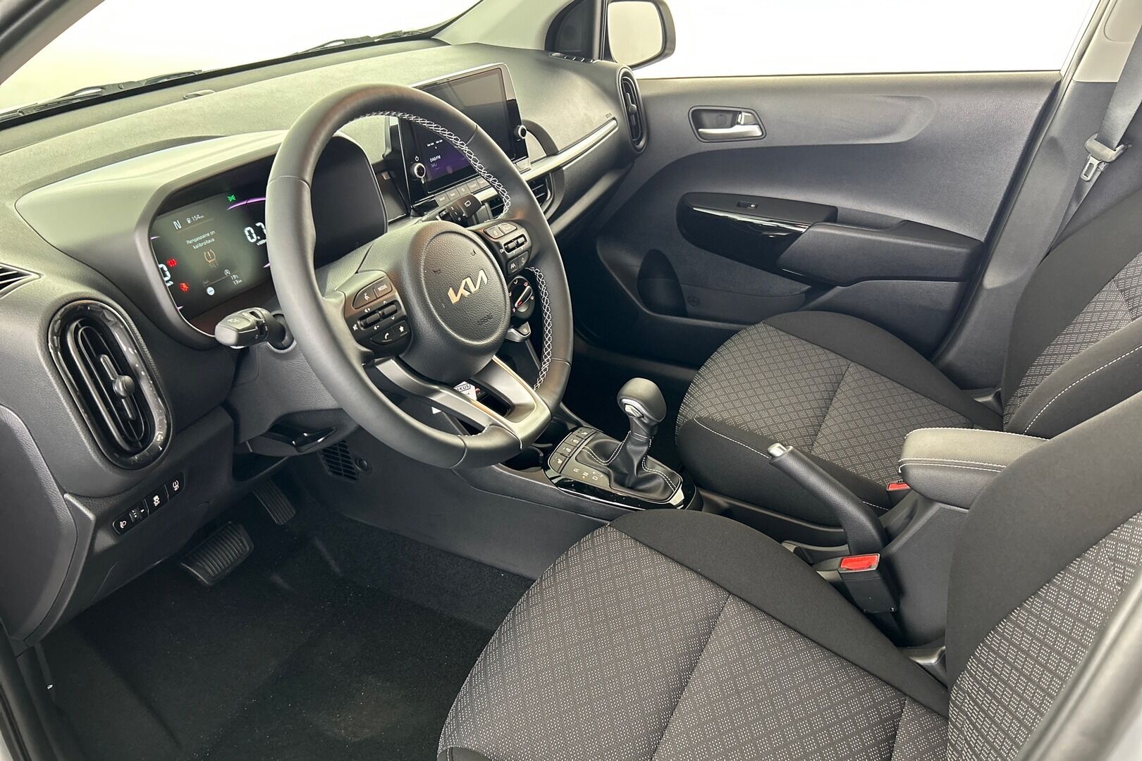 KIA Picanto iso kuva 3
