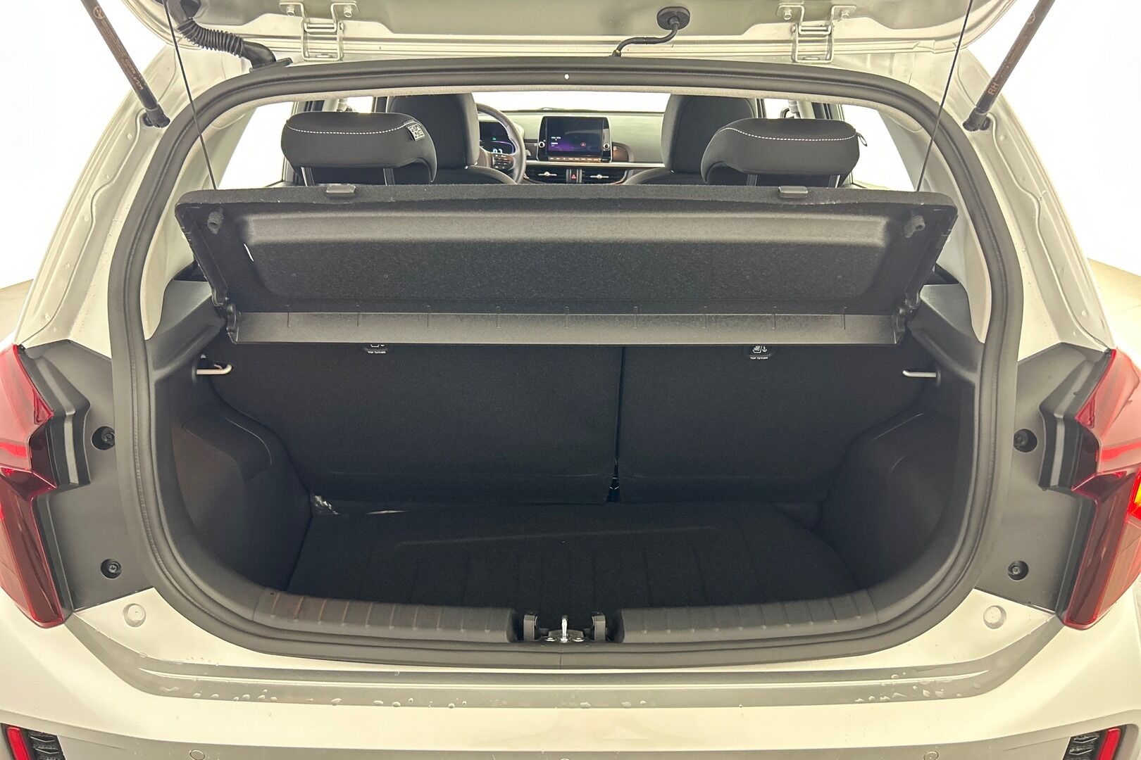 KIA Picanto iso kuva 6