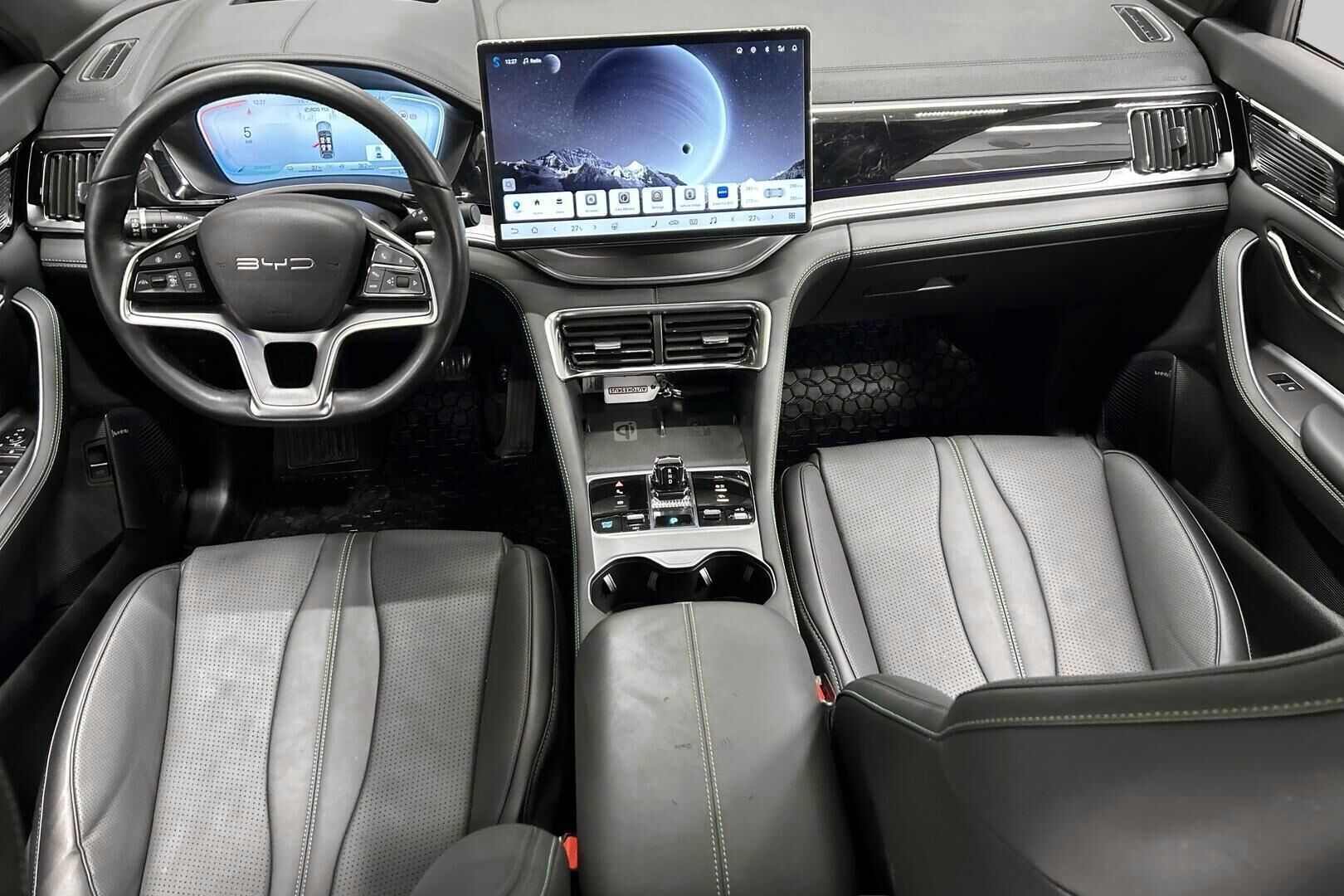 BYD Seal U DM-i iso kuva 10