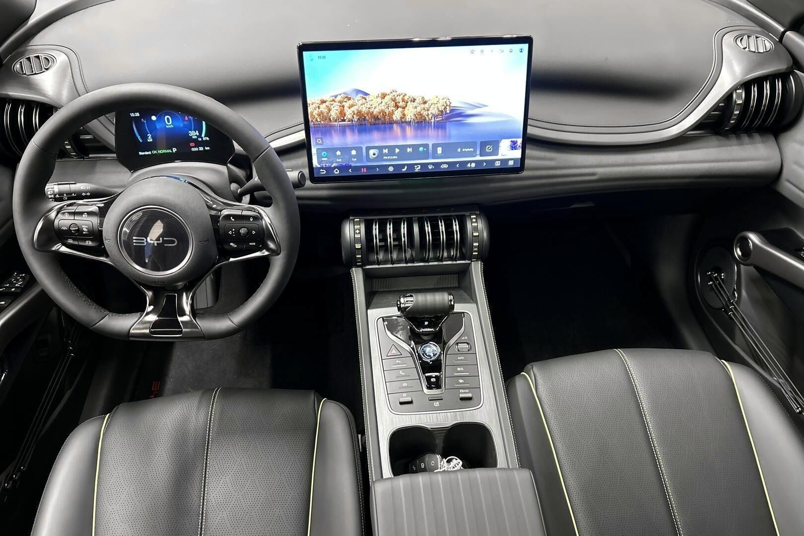 BYD Atto 3 iso kuva 10