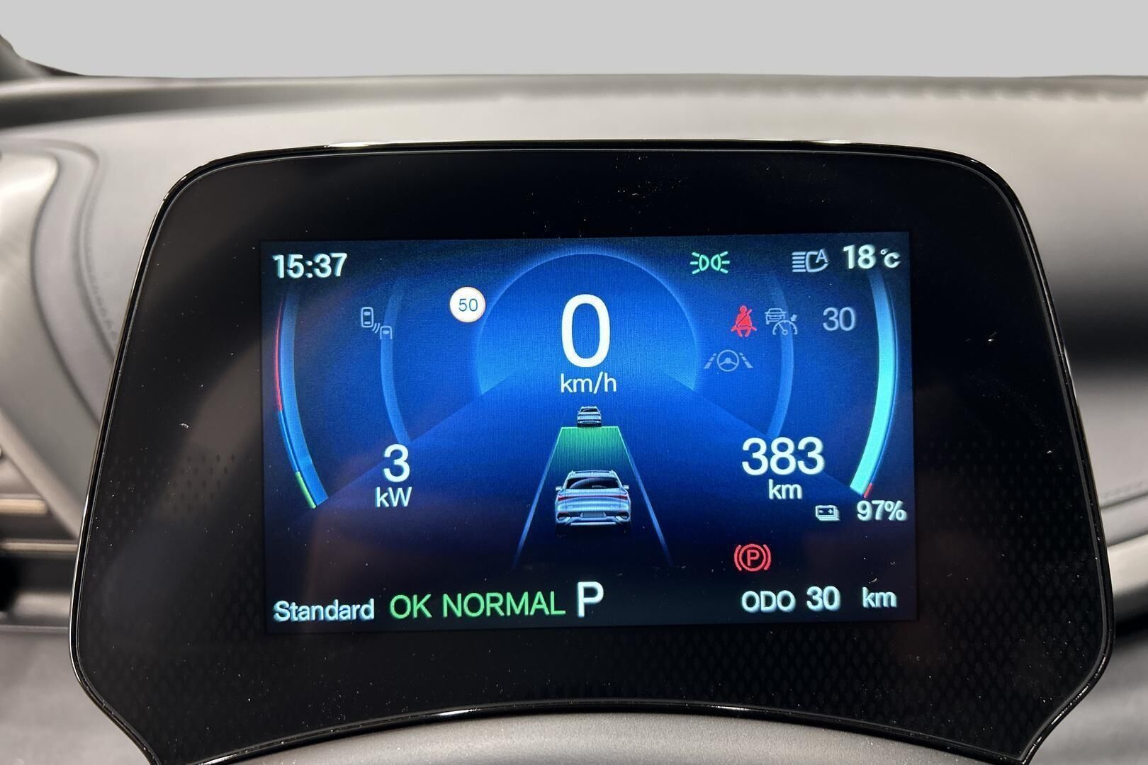 BYD Atto 3 iso kuva 17
