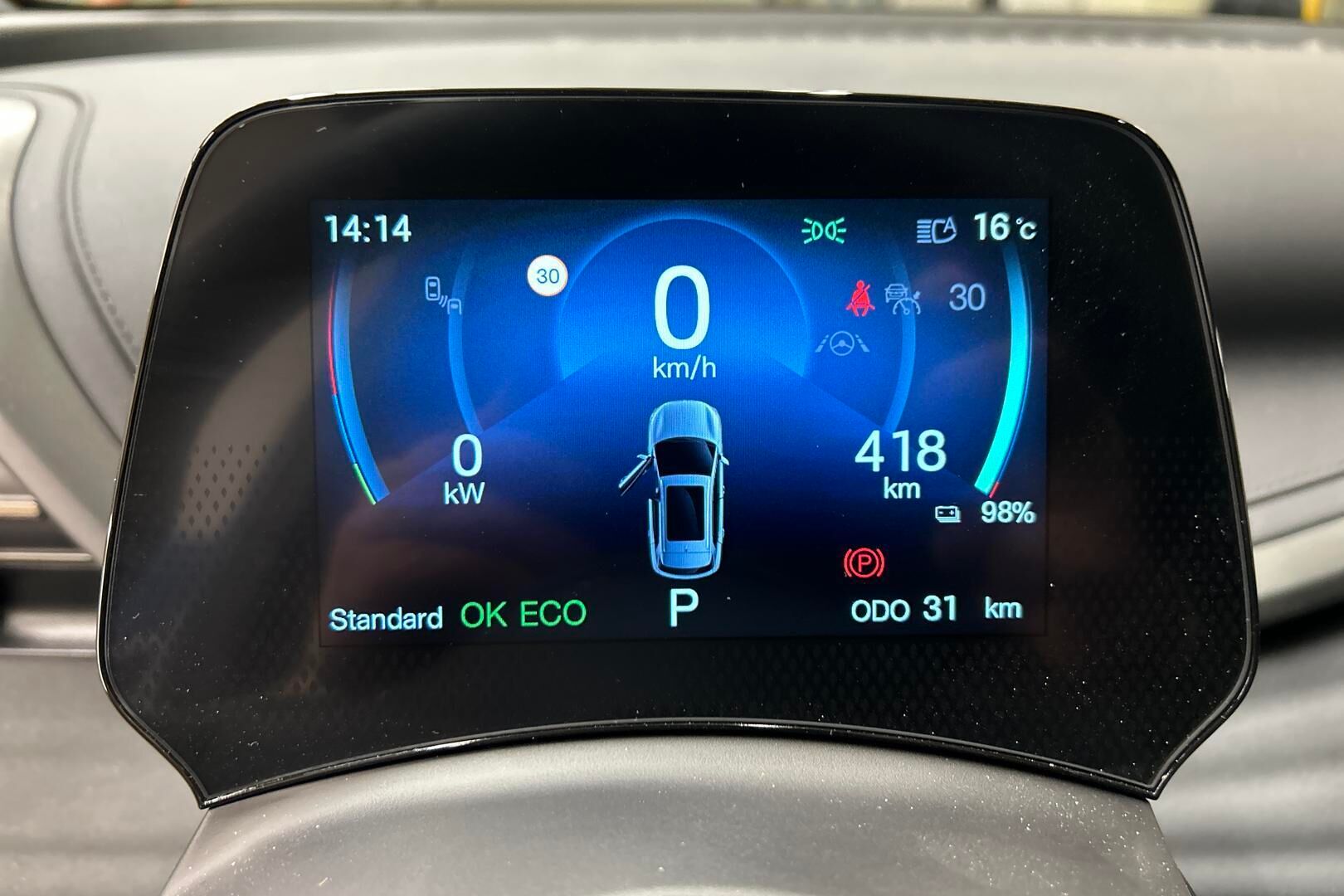 BYD Atto 3 iso kuva 17