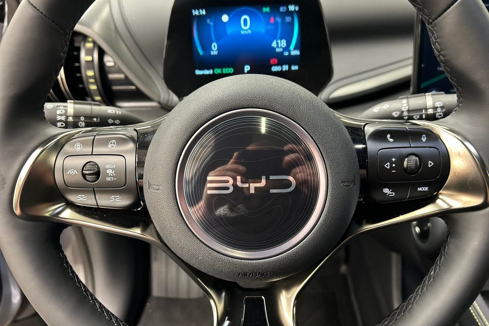 BYD Atto 3 iso kuva 18