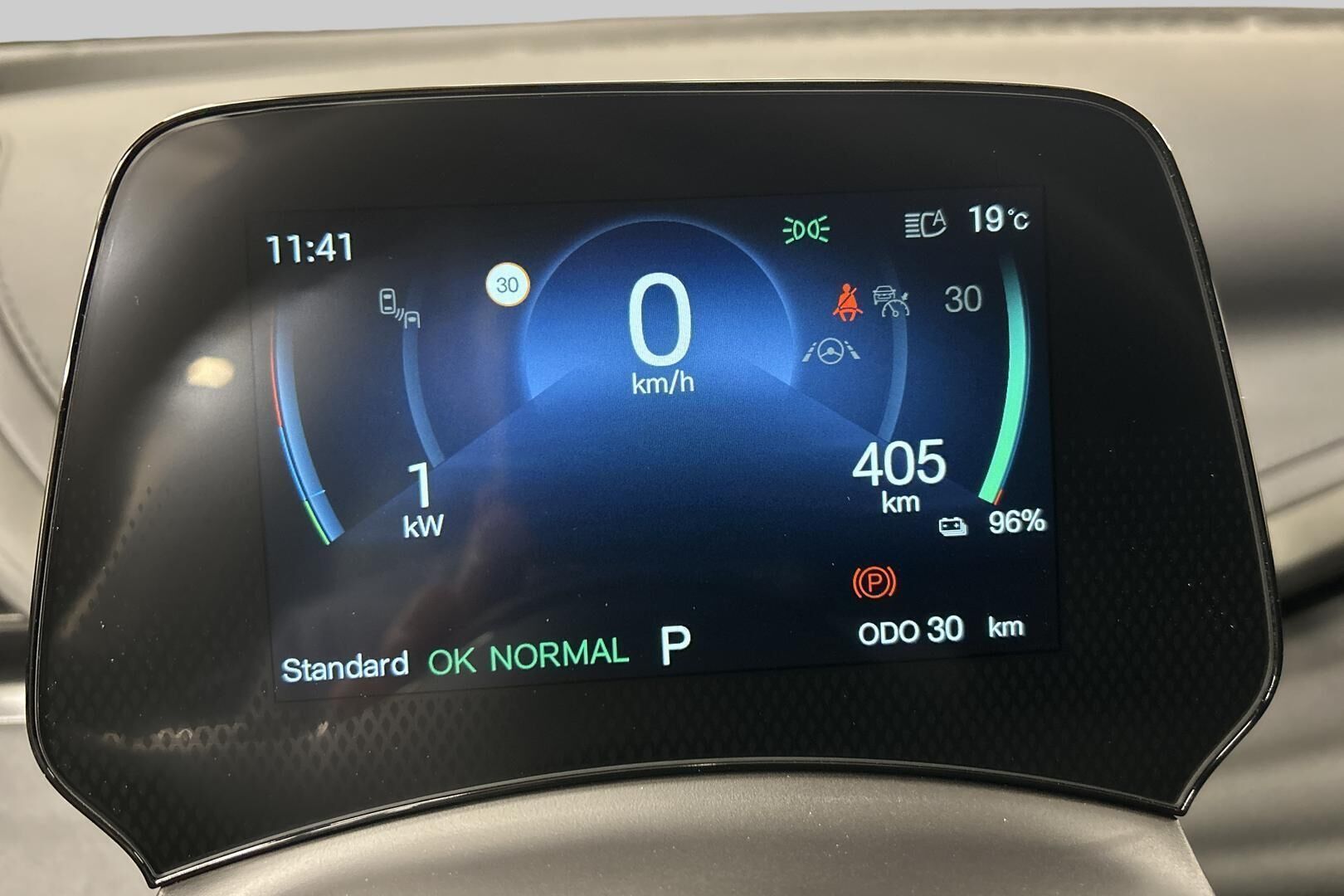 BYD Atto 3 iso kuva 13