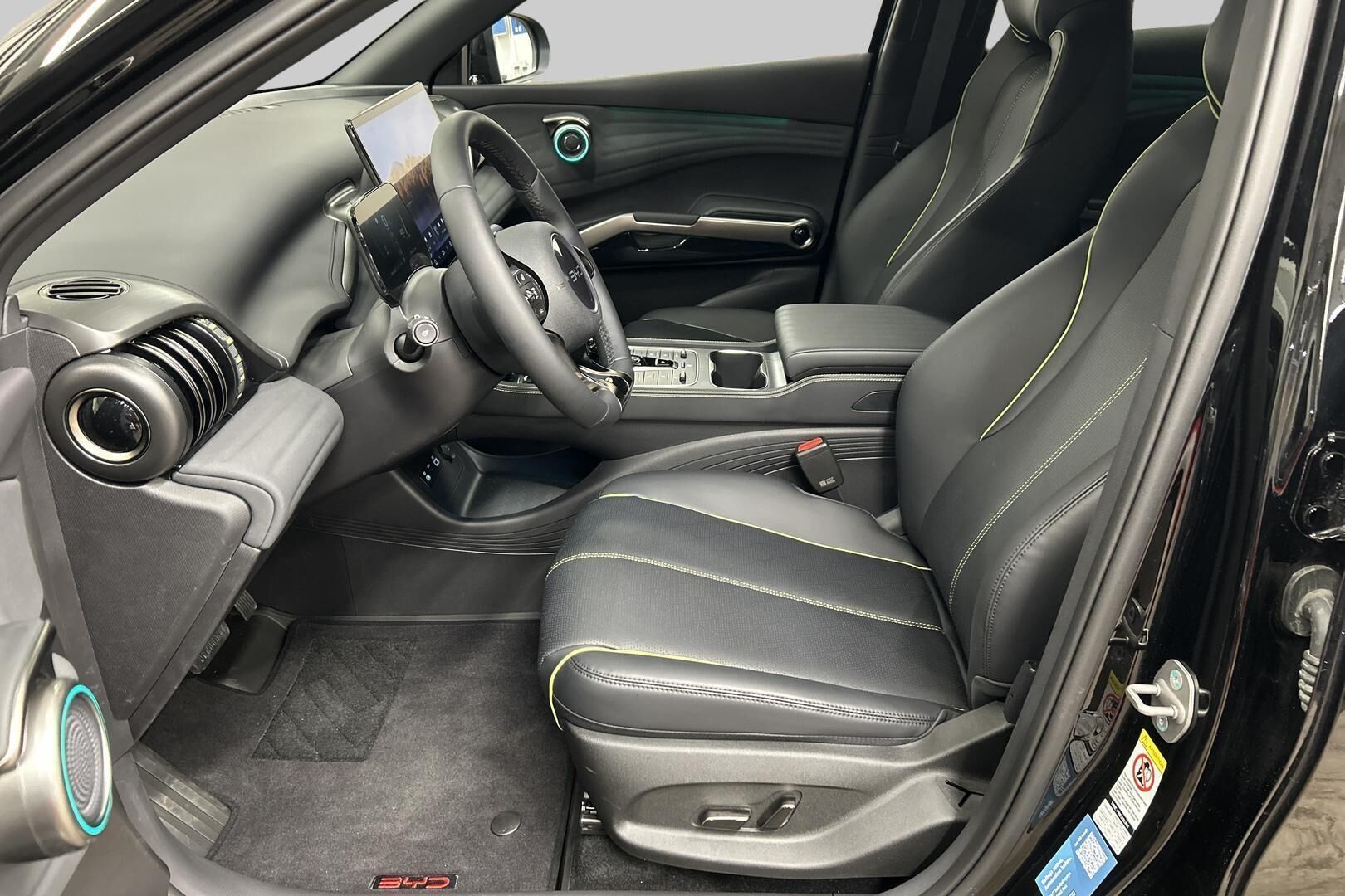 BYD Atto 3 iso kuva 8