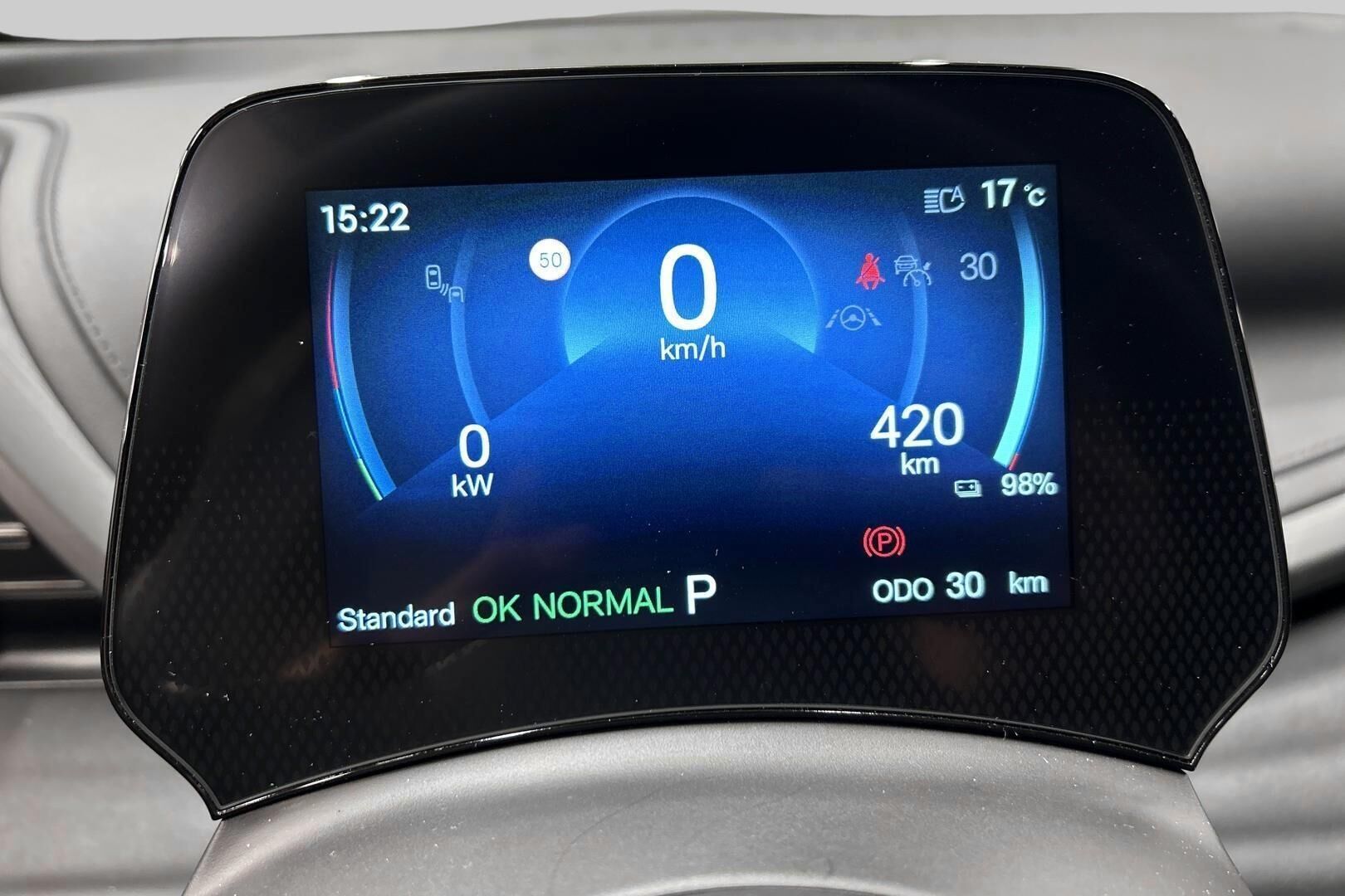 BYD Atto 3 iso kuva 13