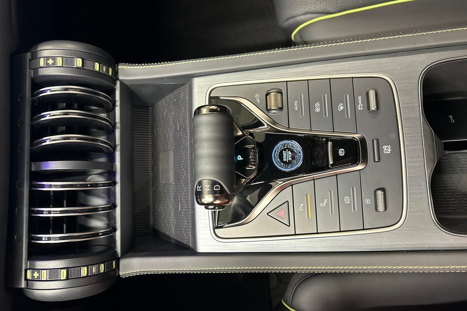 BYD Atto 3 iso kuva 15