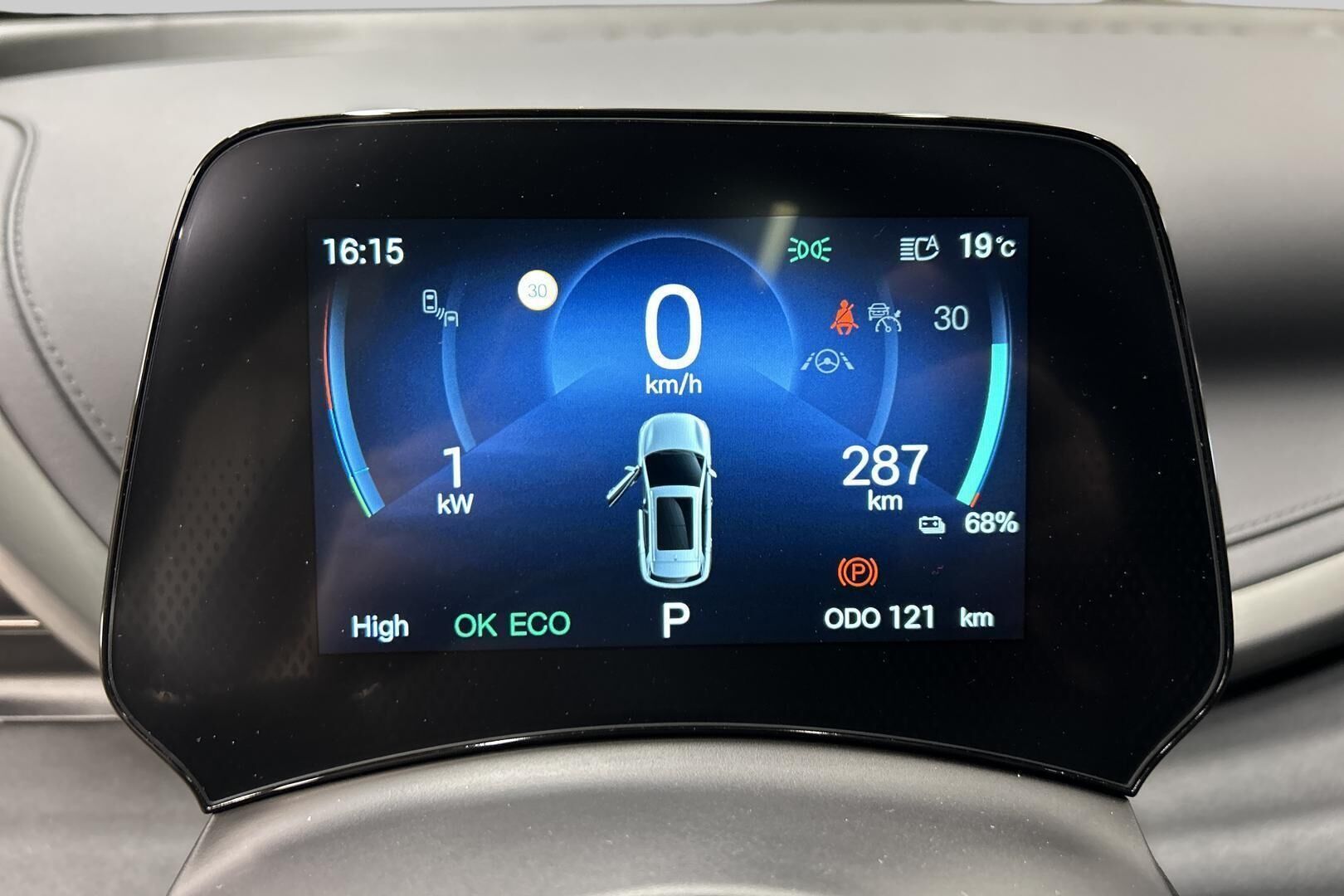 BYD Atto 3 iso kuva 17