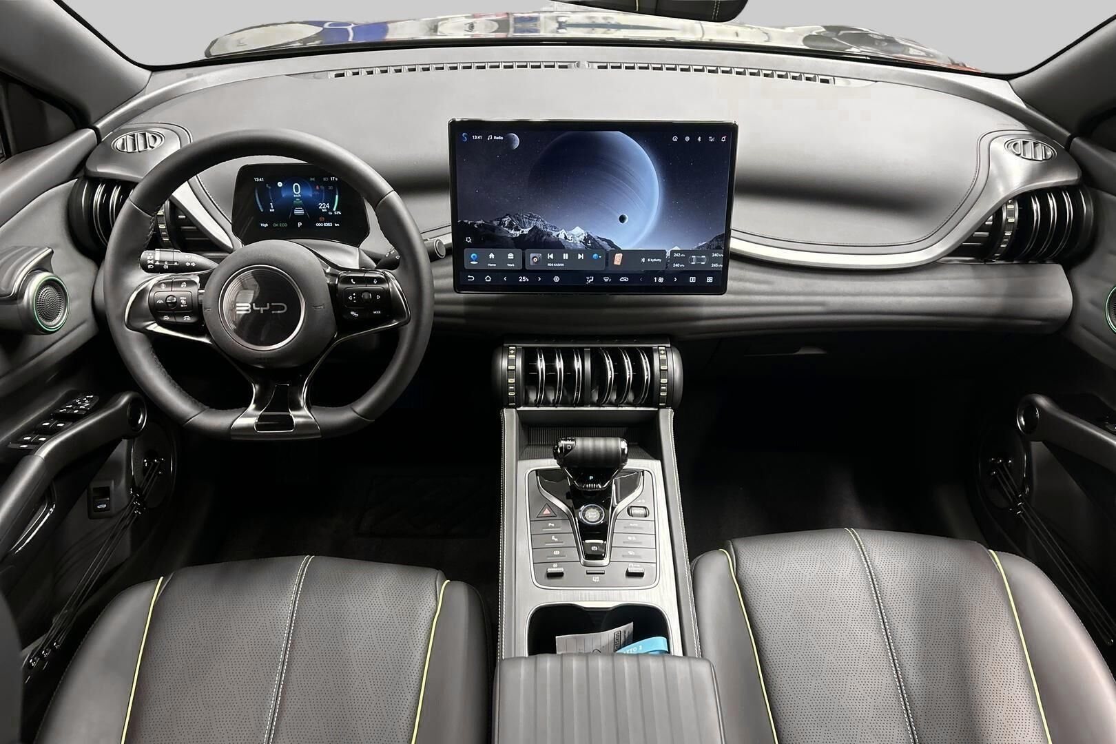 BYD Atto 3 iso kuva 10