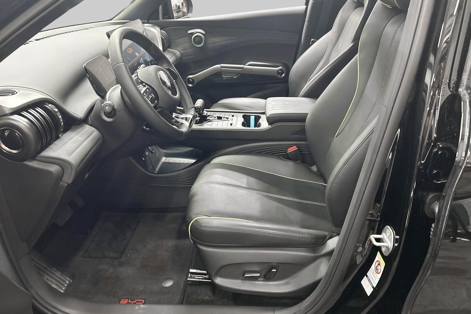 BYD Atto 3 iso kuva 8