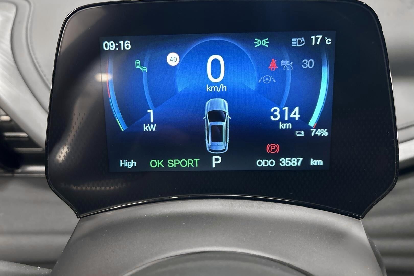 BYD Atto 3 iso kuva 9