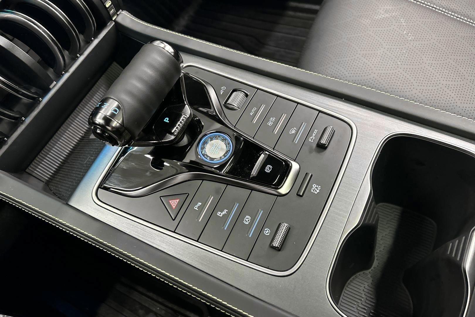 BYD Atto 3 iso kuva 11