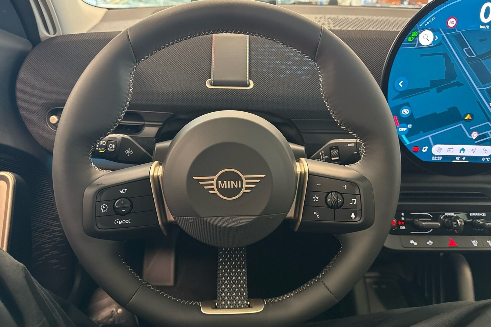 Mini Aceman iso kuva 13