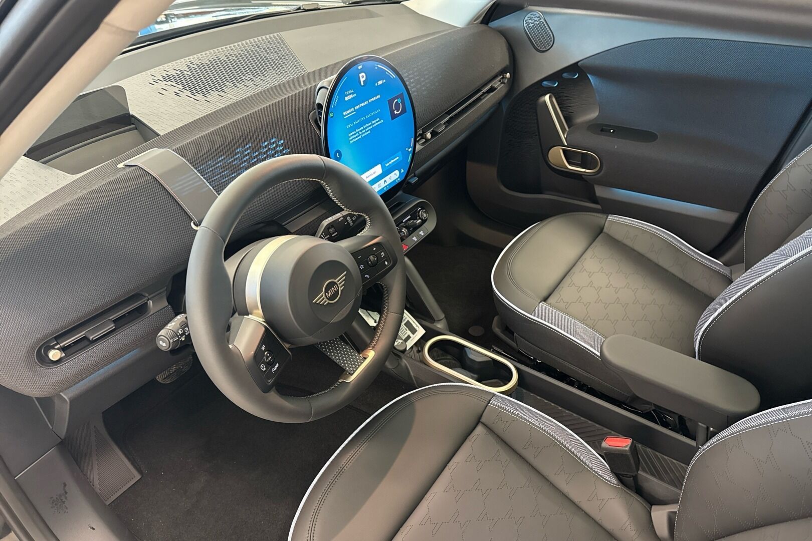 Mini Aceman iso kuva 5