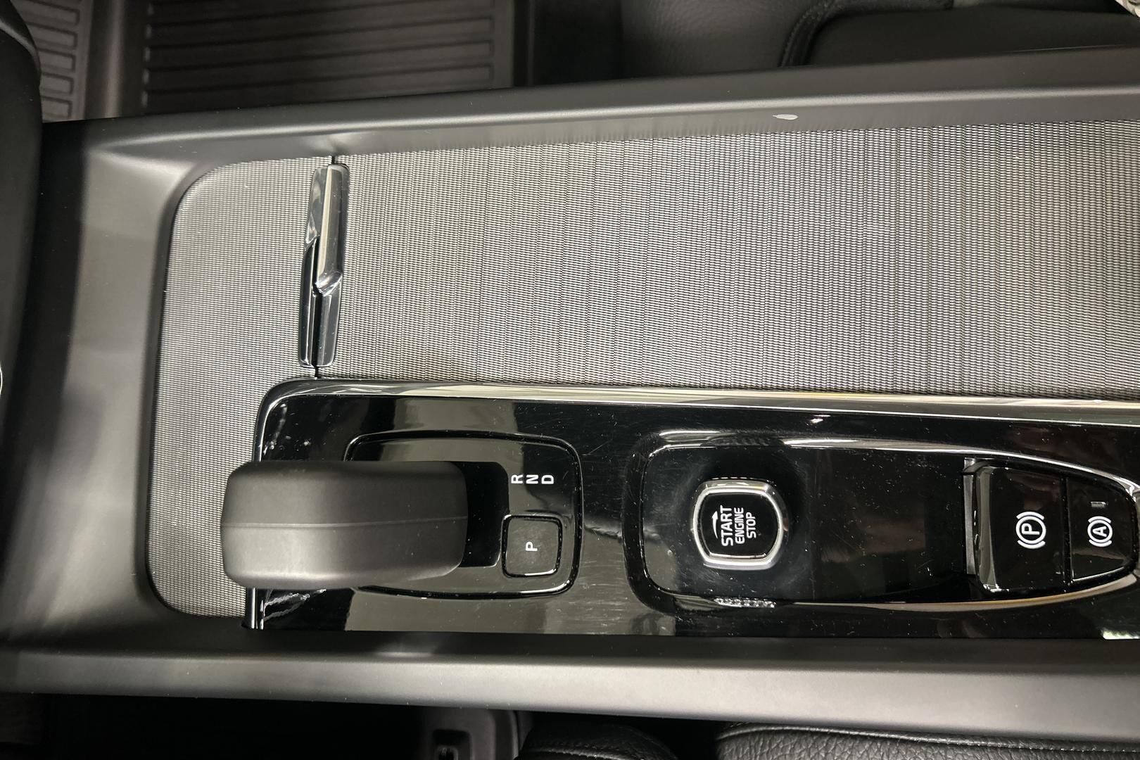 Volvo XC60 iso kuva 15