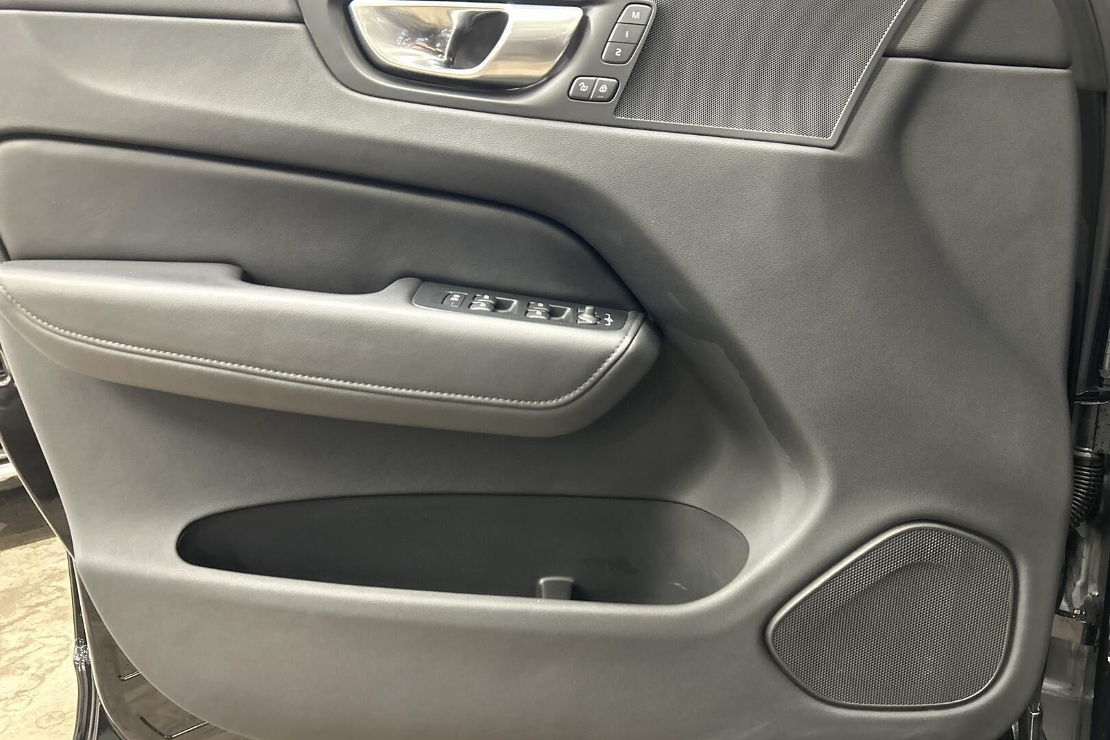 Volvo XC60 iso kuva 19