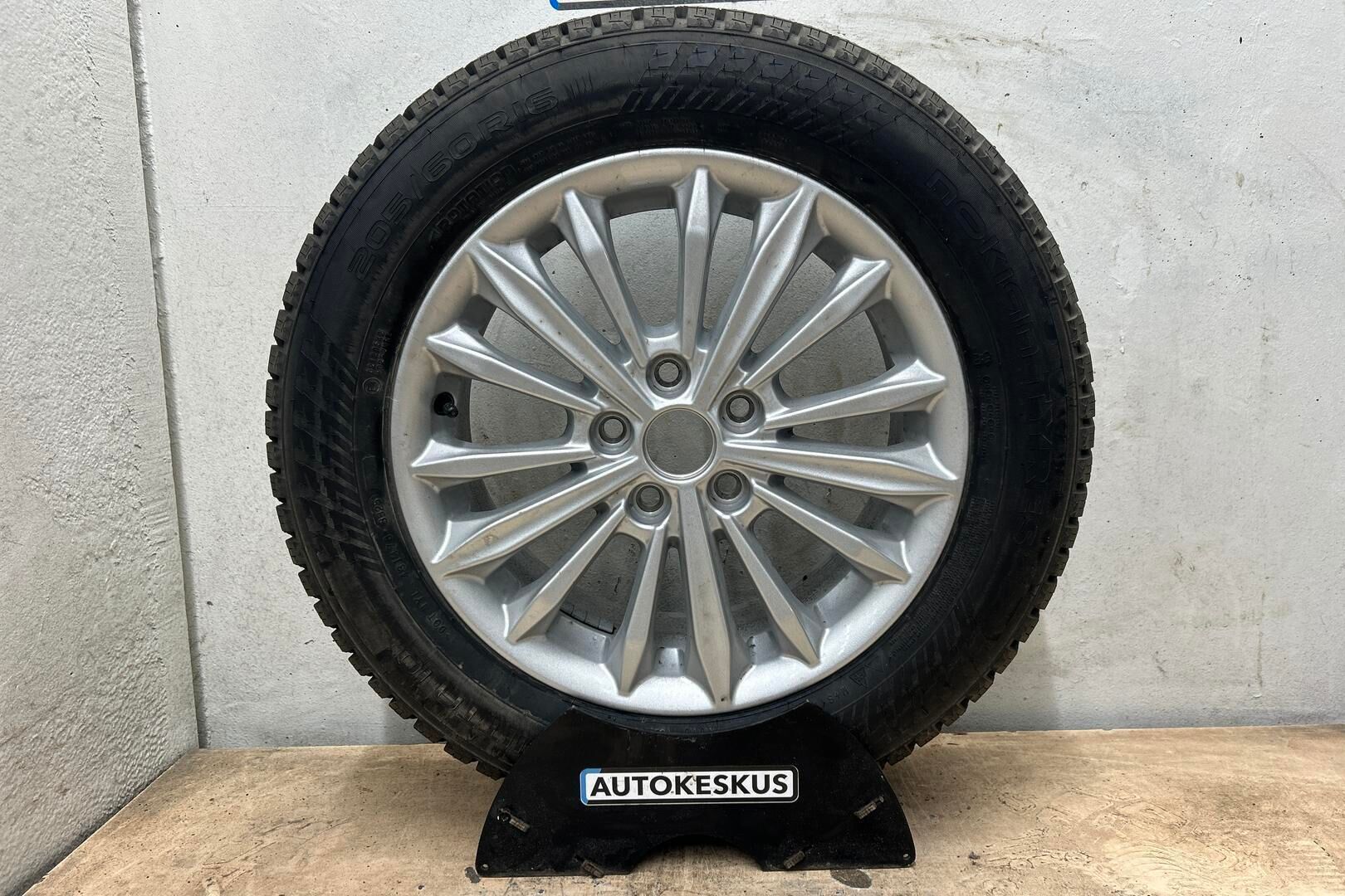 Ford Focus iso kuva 13
