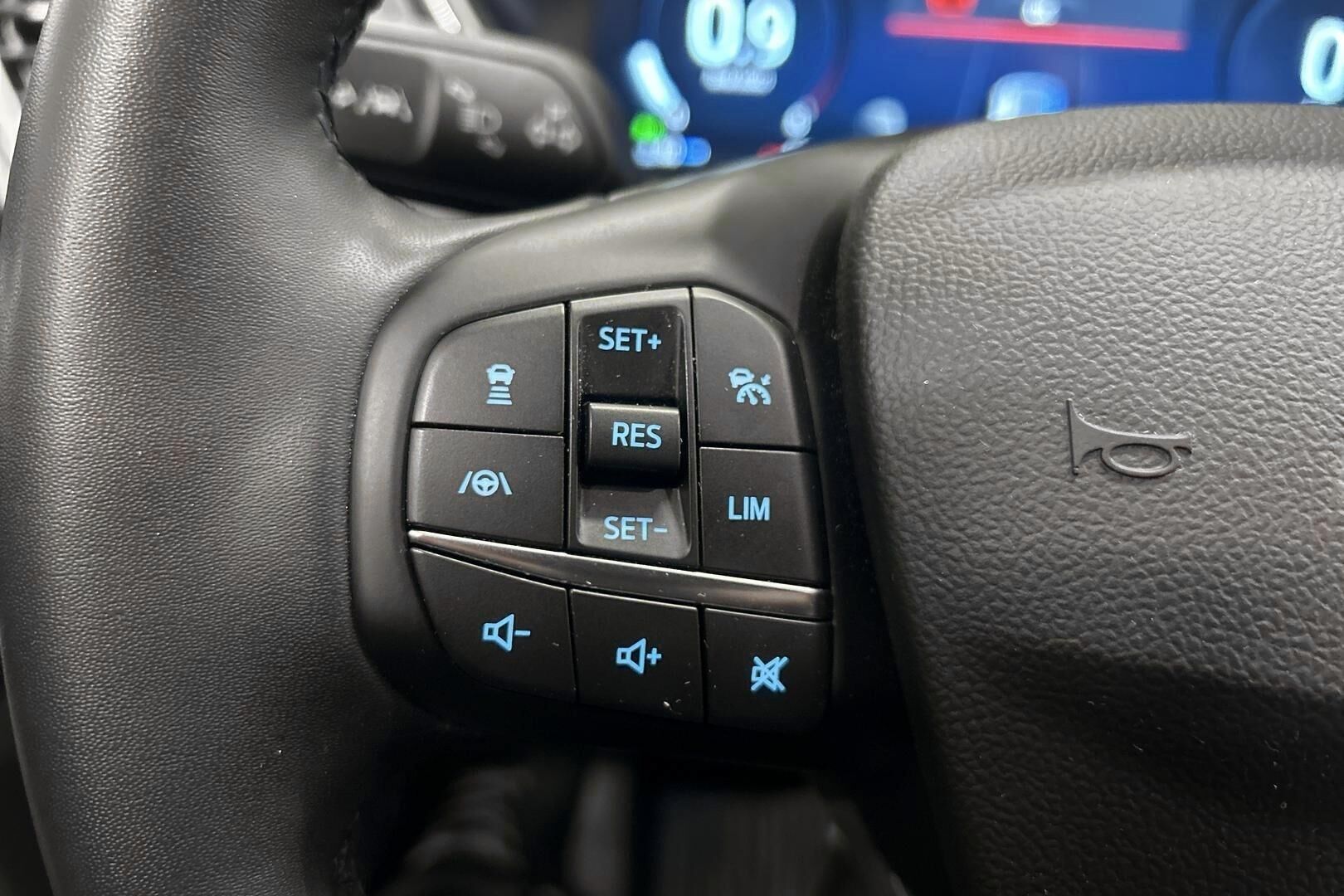 Ford Focus iso kuva 19