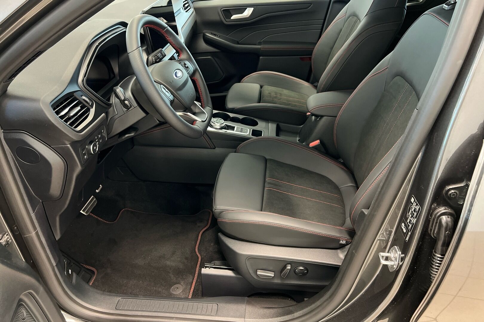 Ford Kuga iso kuva 7