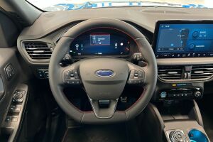 Ford Kuga esikatselu 13