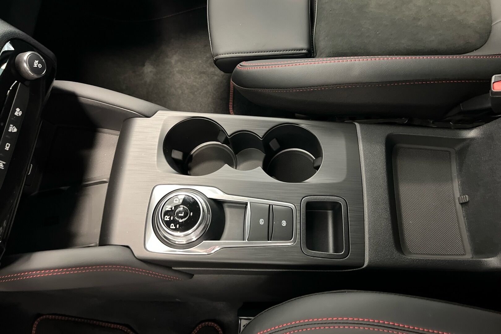 Ford Kuga iso kuva 10