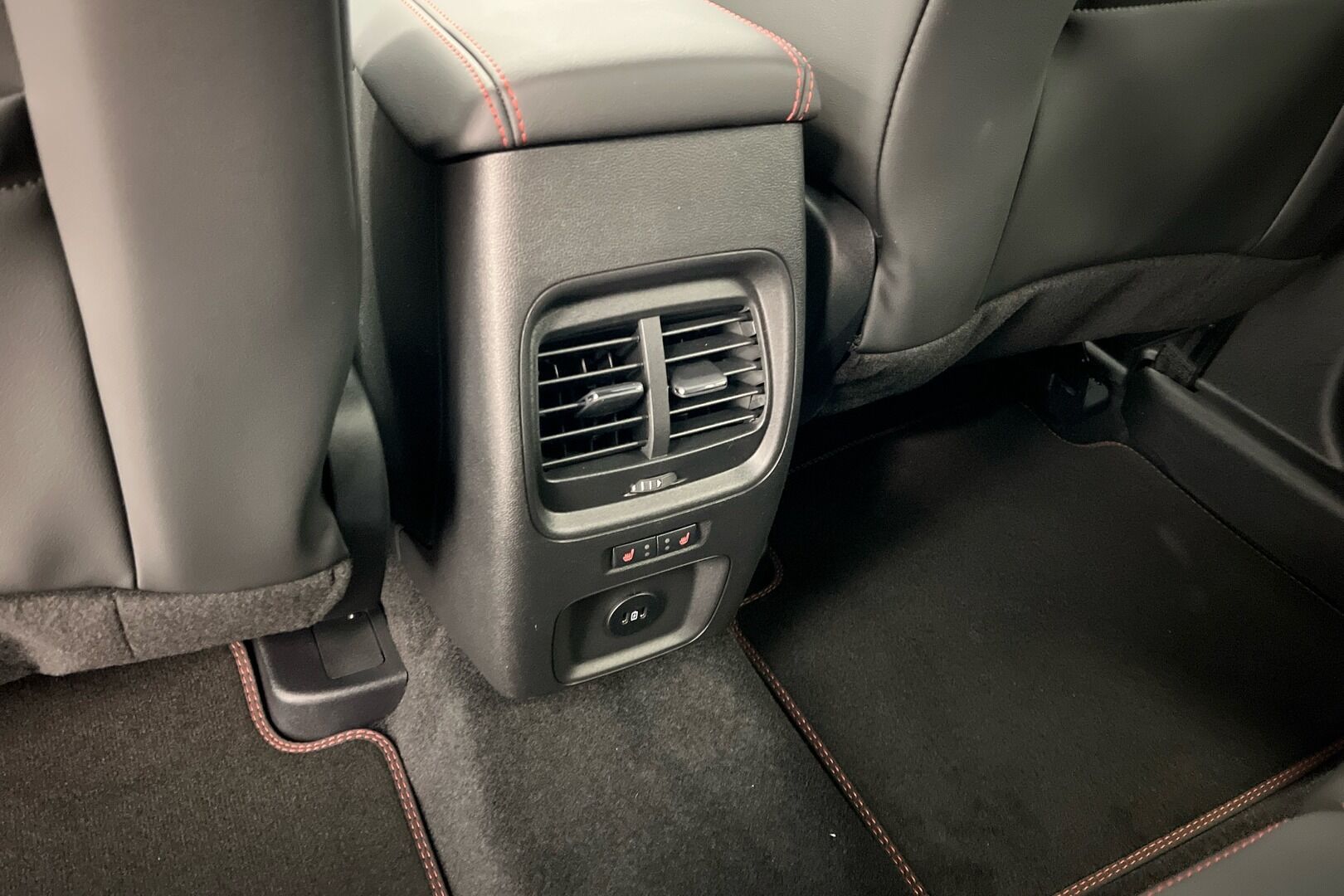 Ford Kuga iso kuva 12