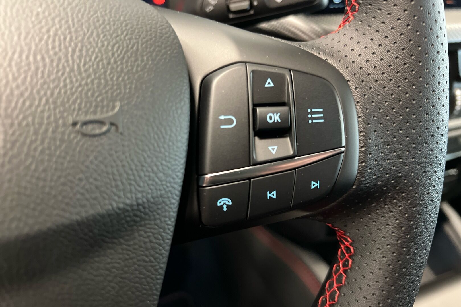 Ford Kuga iso kuva 13