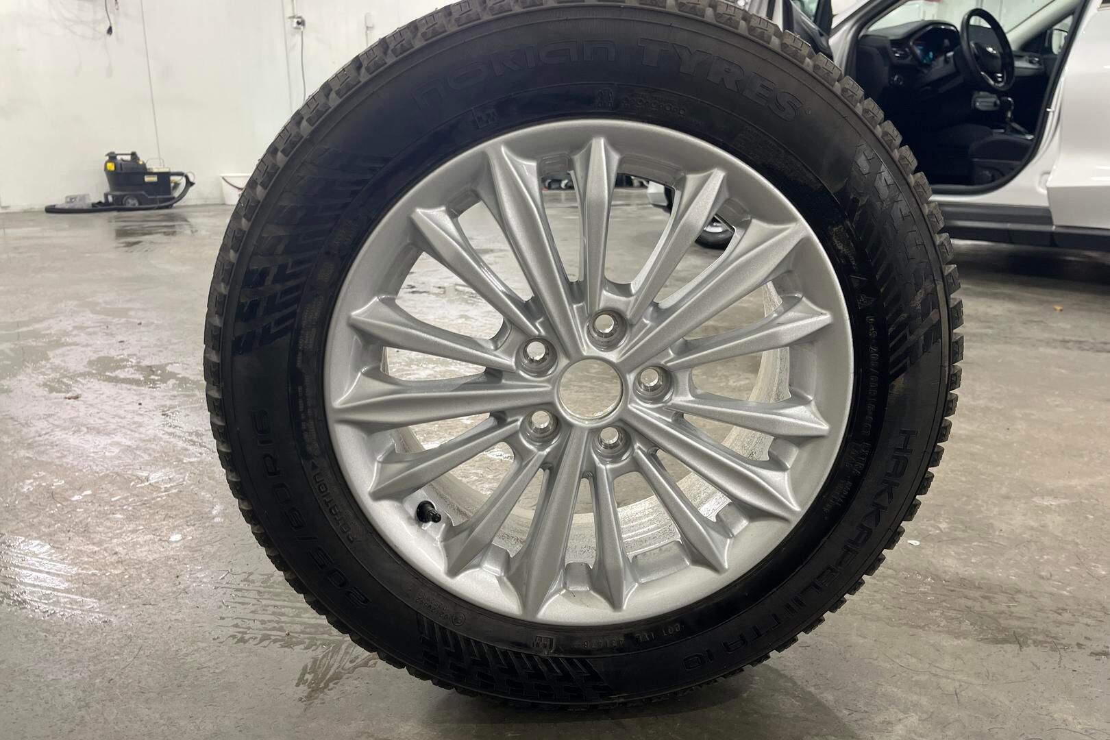 Ford Focus iso kuva 13