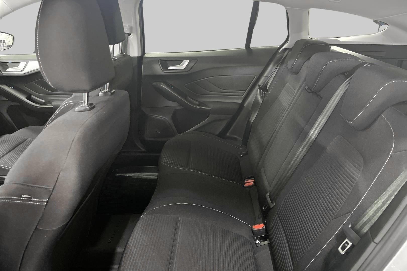 Ford Focus iso kuva 9