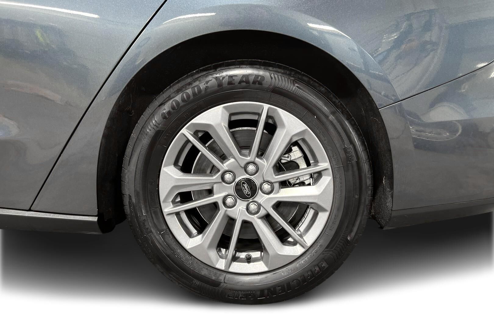 Ford Focus iso kuva 13