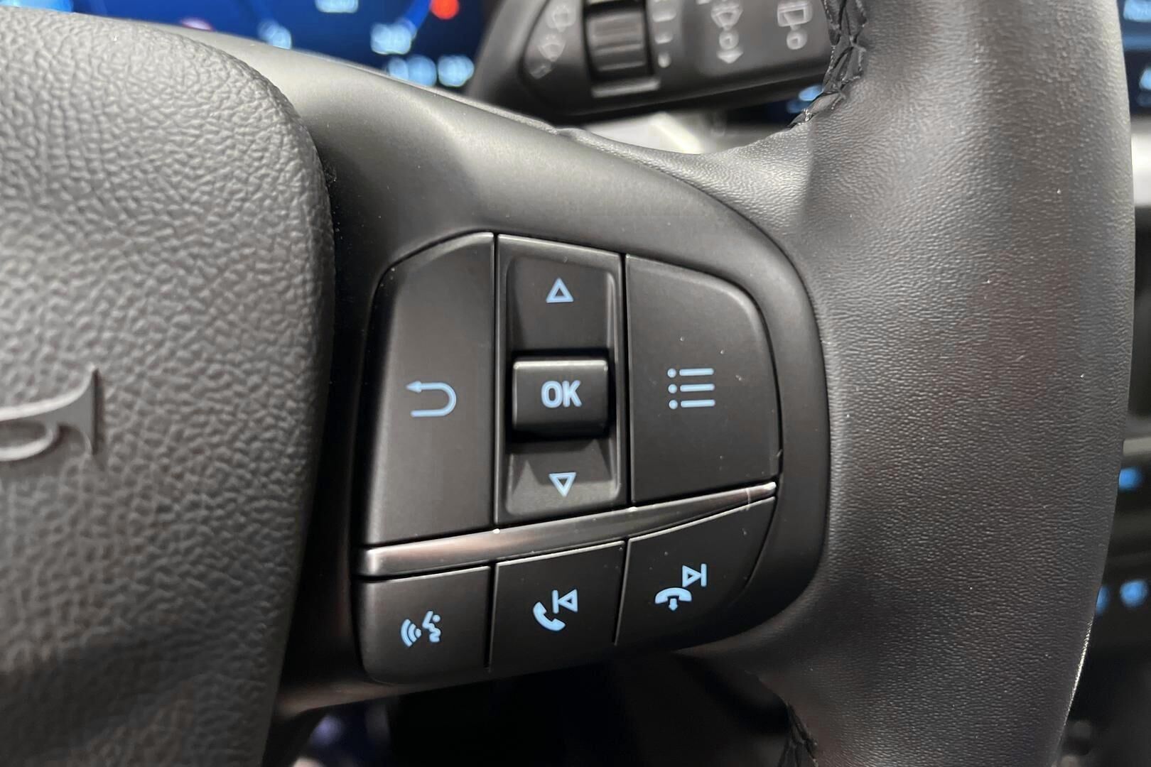 Ford Focus iso kuva 17