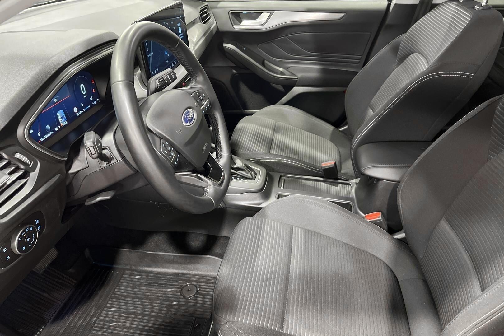 Ford Focus iso kuva 9