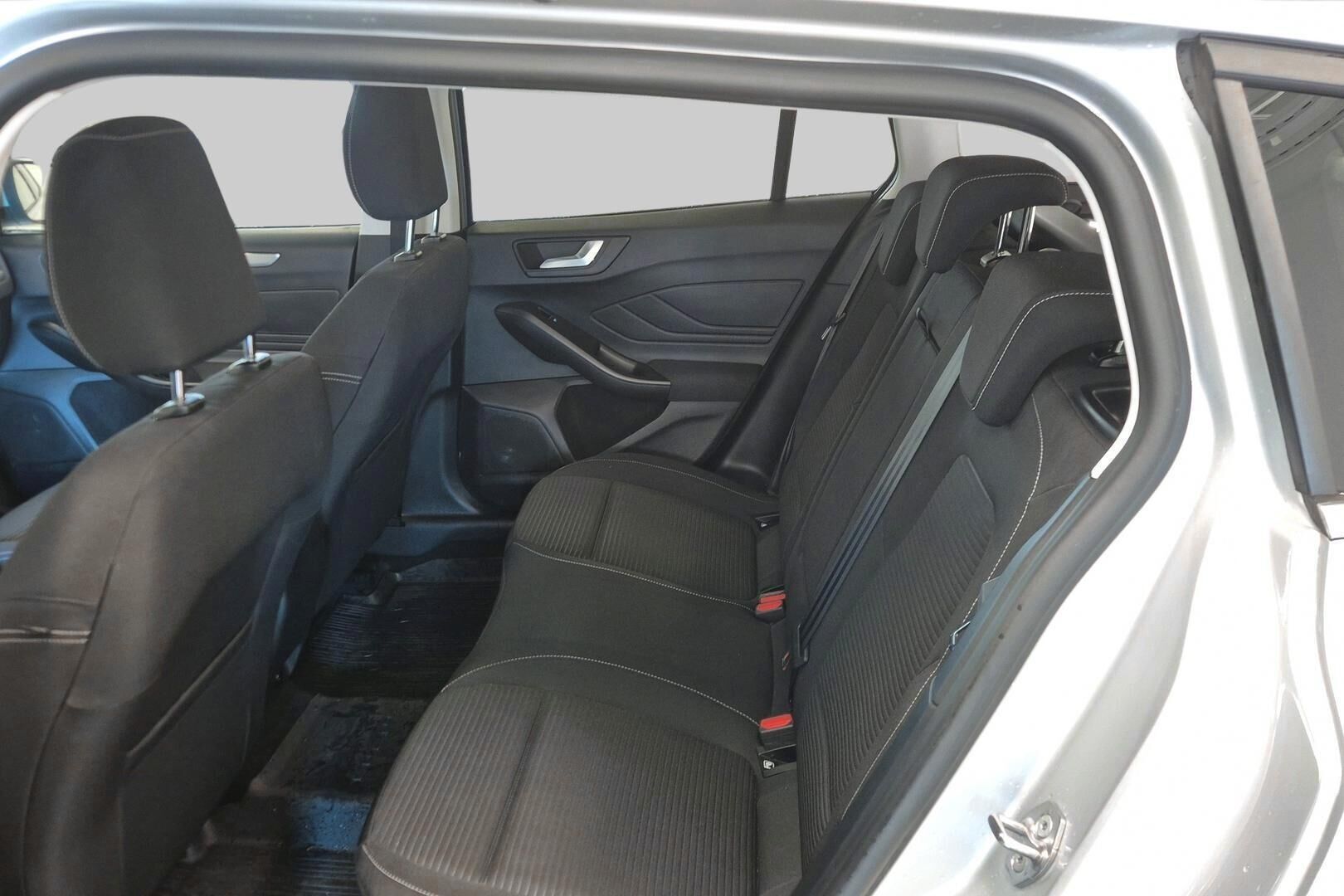 Ford Focus iso kuva 7