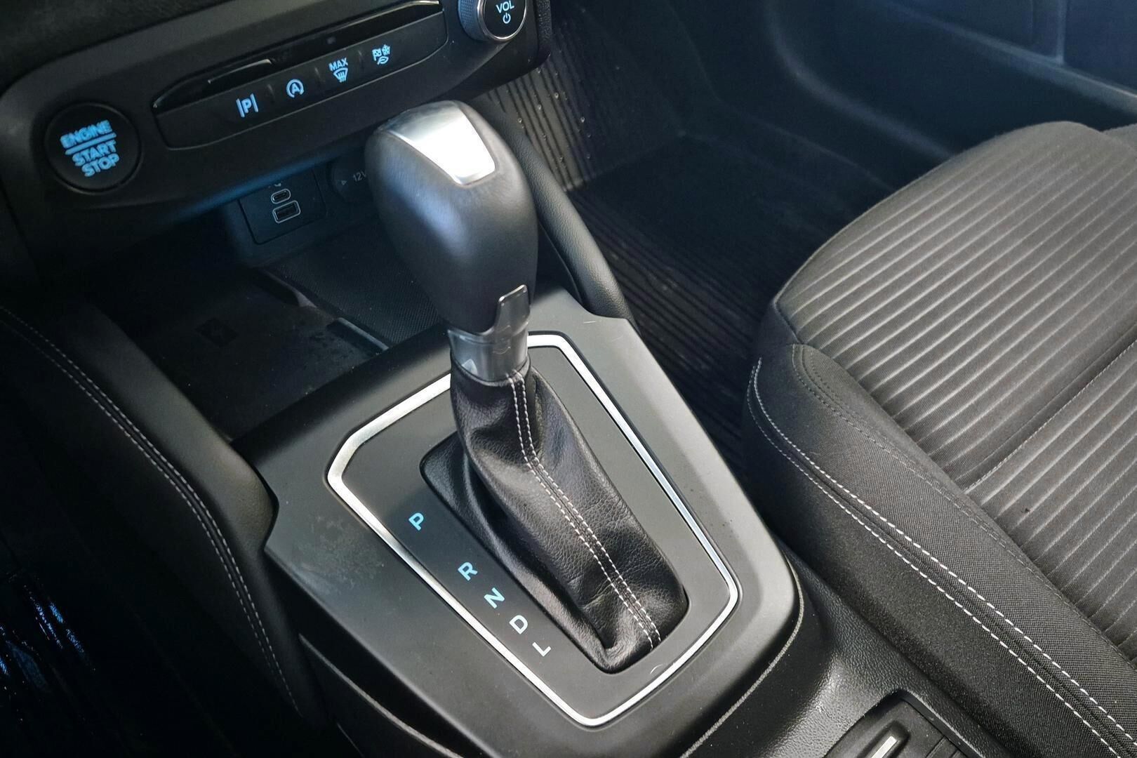 Ford Focus iso kuva 24