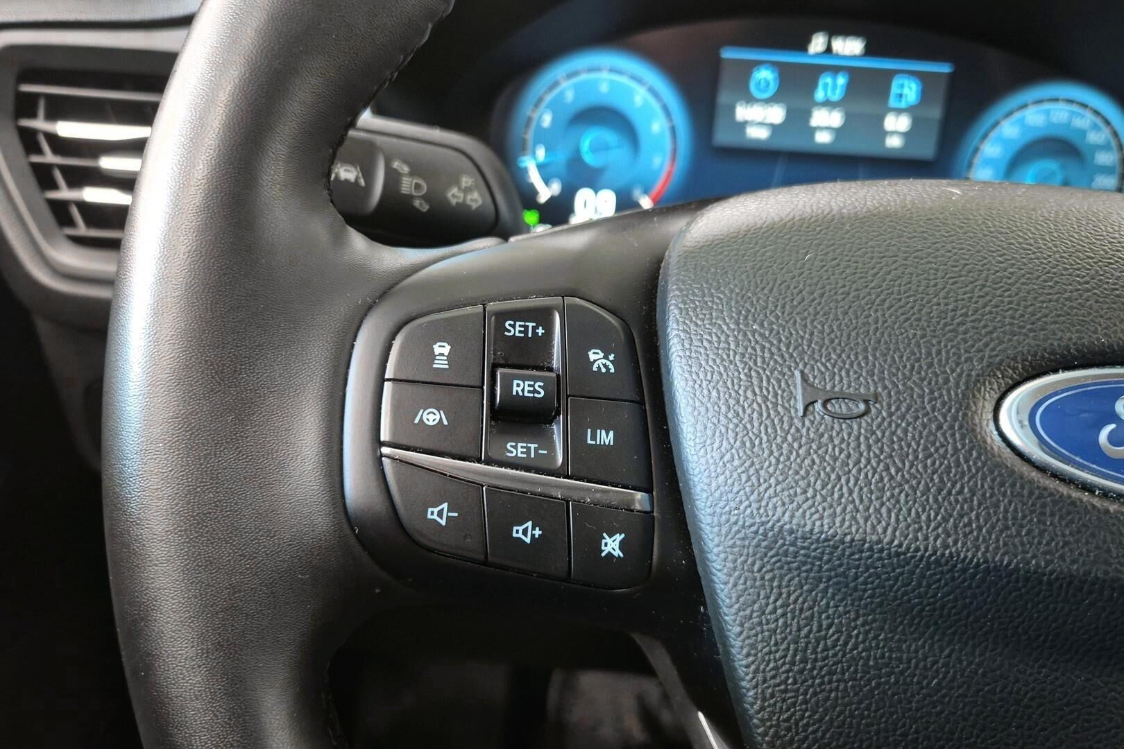Ford Focus iso kuva 14