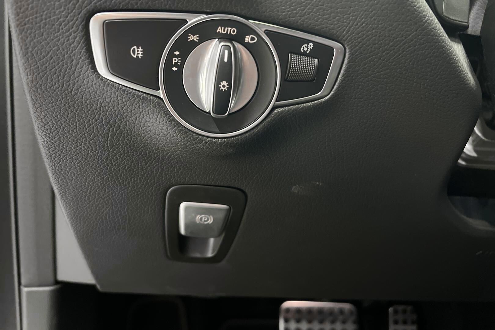 MERCEDES-BENZ EQC iso kuva 14
