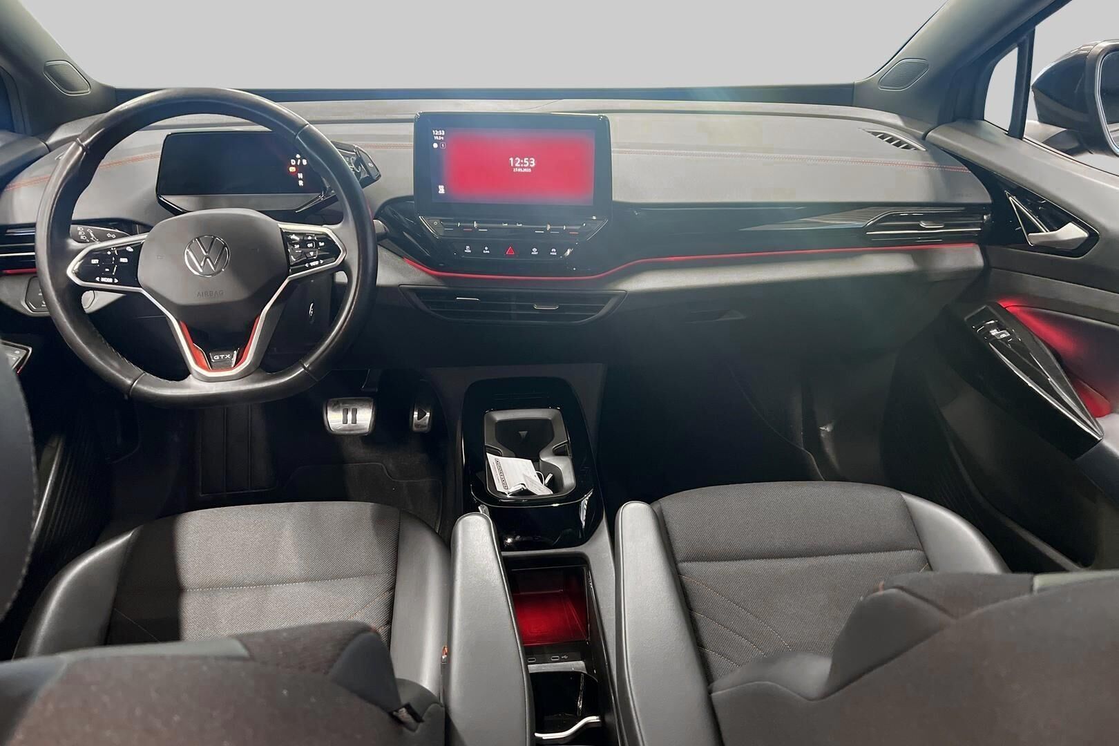 VOLKSWAGEN ID.4 iso kuva 15