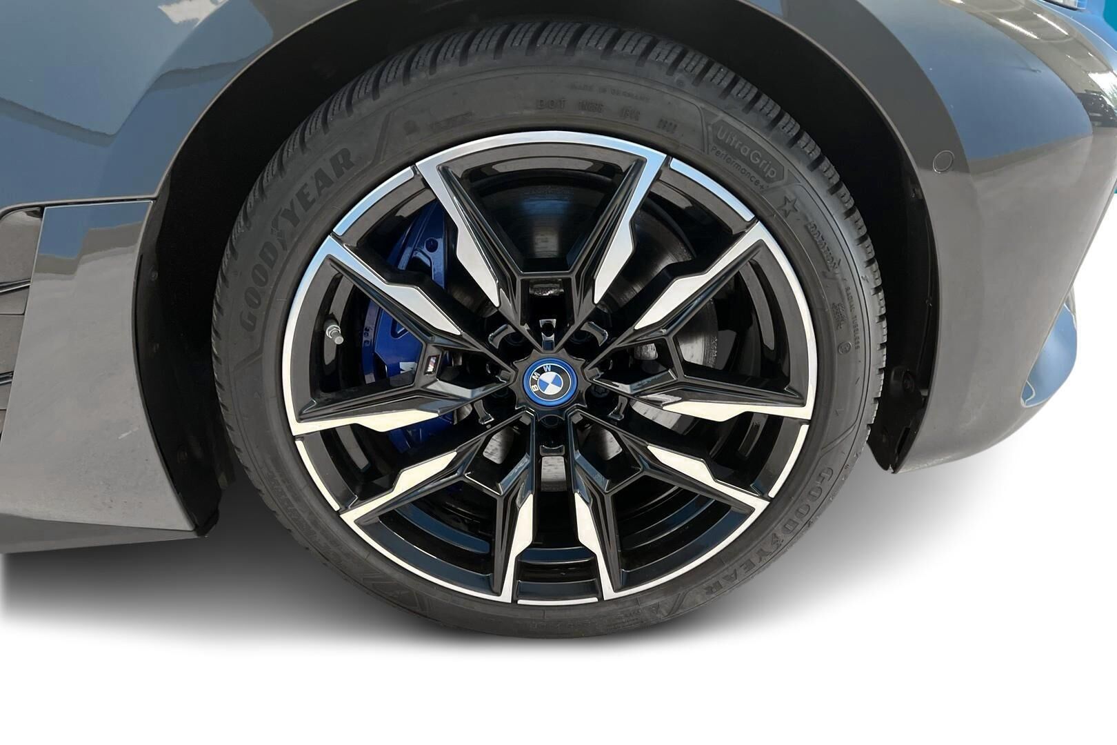 BMW I4 M50 iso kuva 12