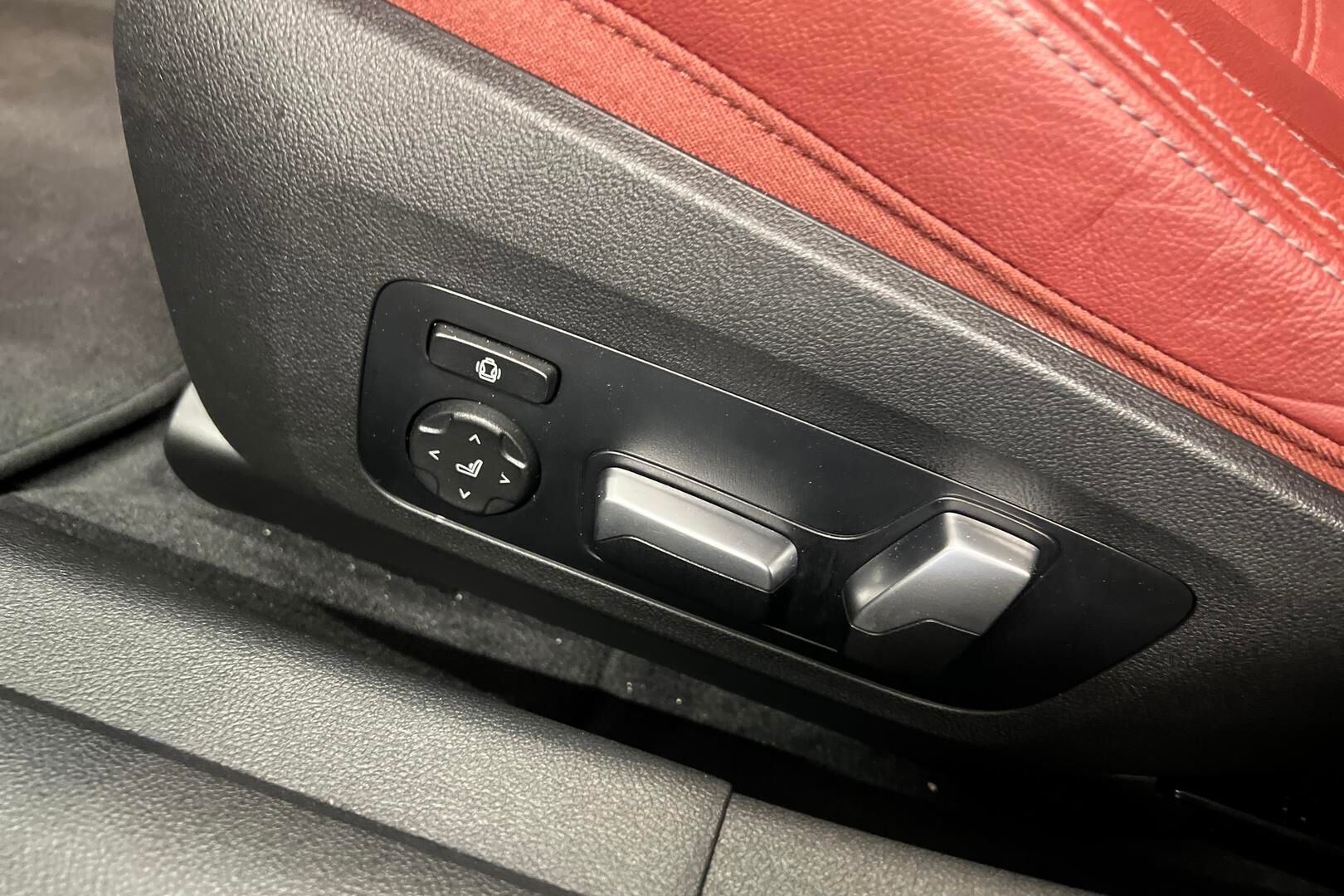 BMW I4 M50 iso kuva 22