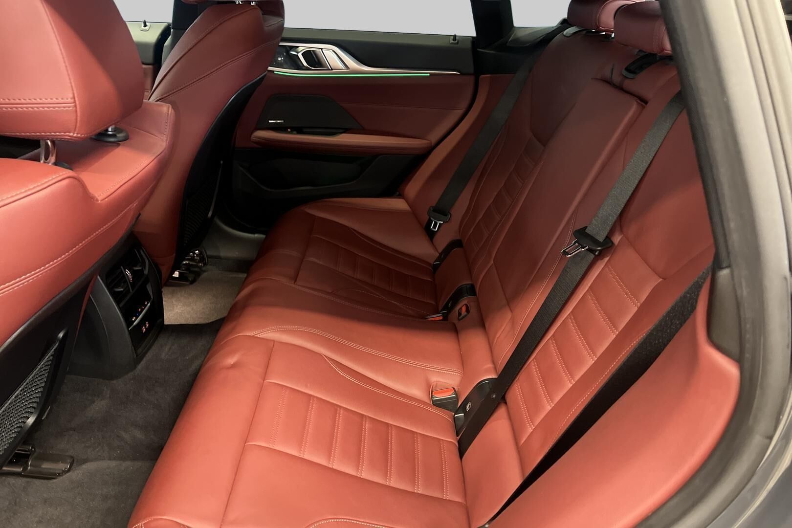 BMW I4 M50 iso kuva 9