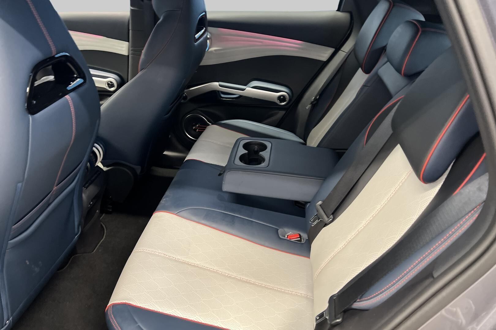 BYD ATTO 3 iso kuva 8