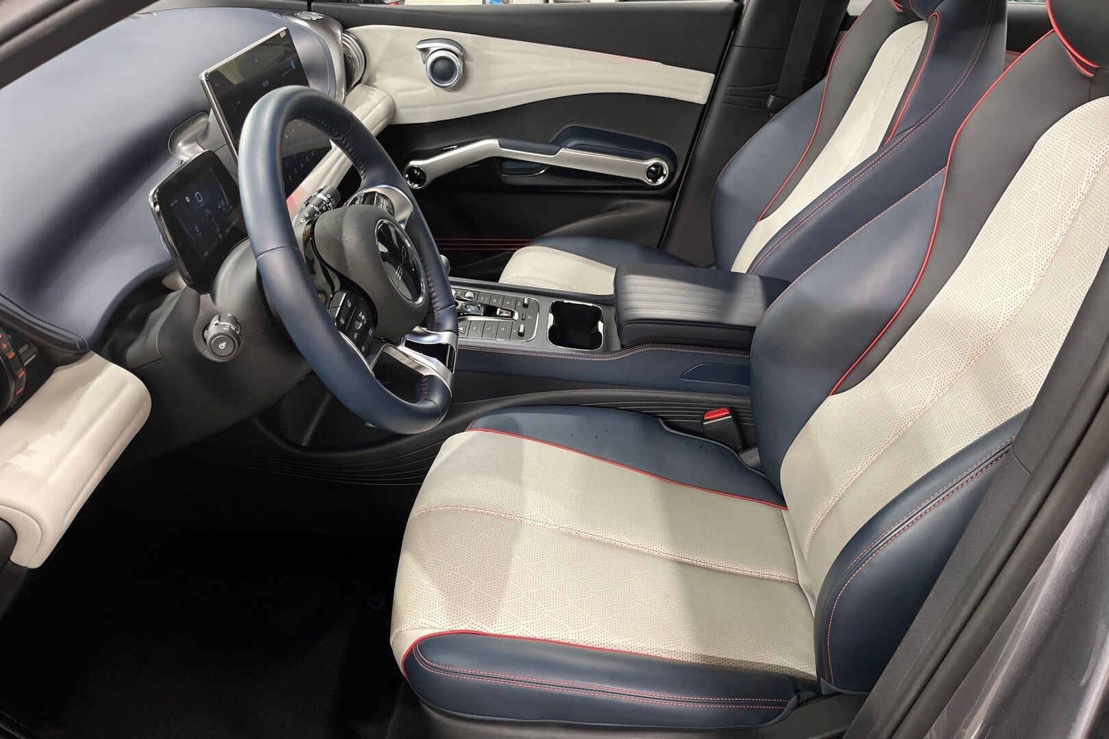 BYD ATTO 3 iso kuva 8