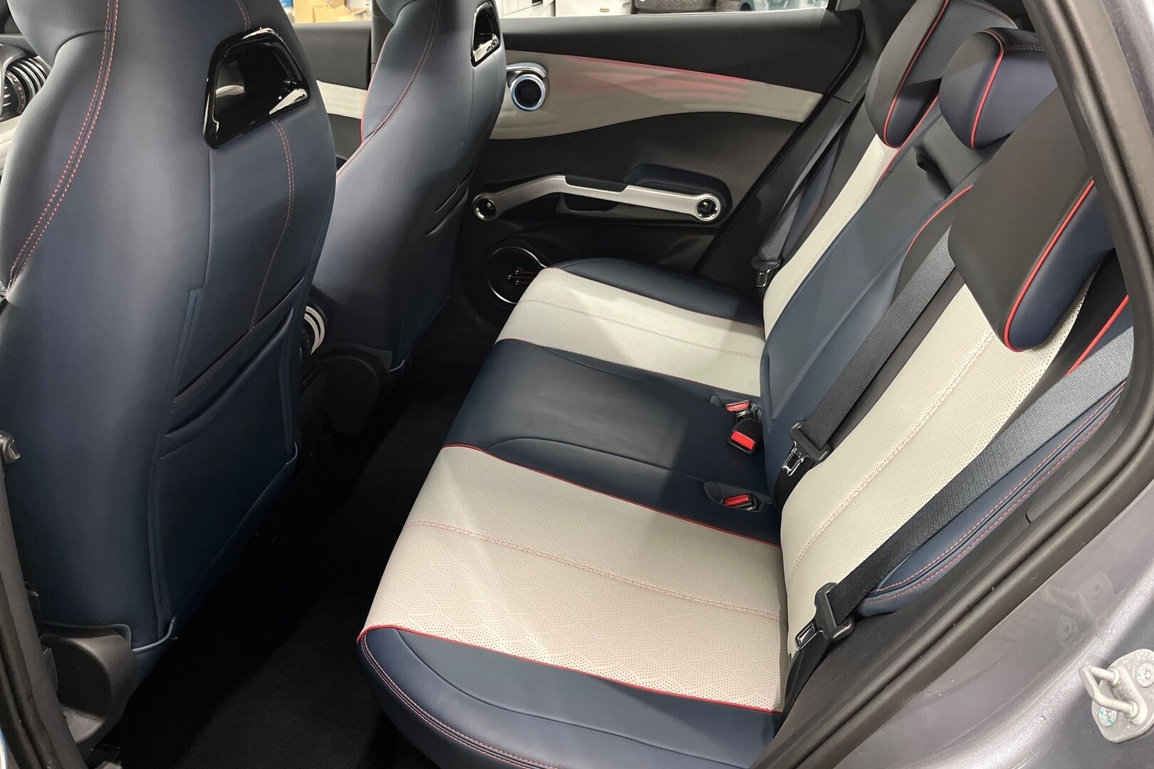 BYD ATTO 3 iso kuva 9
