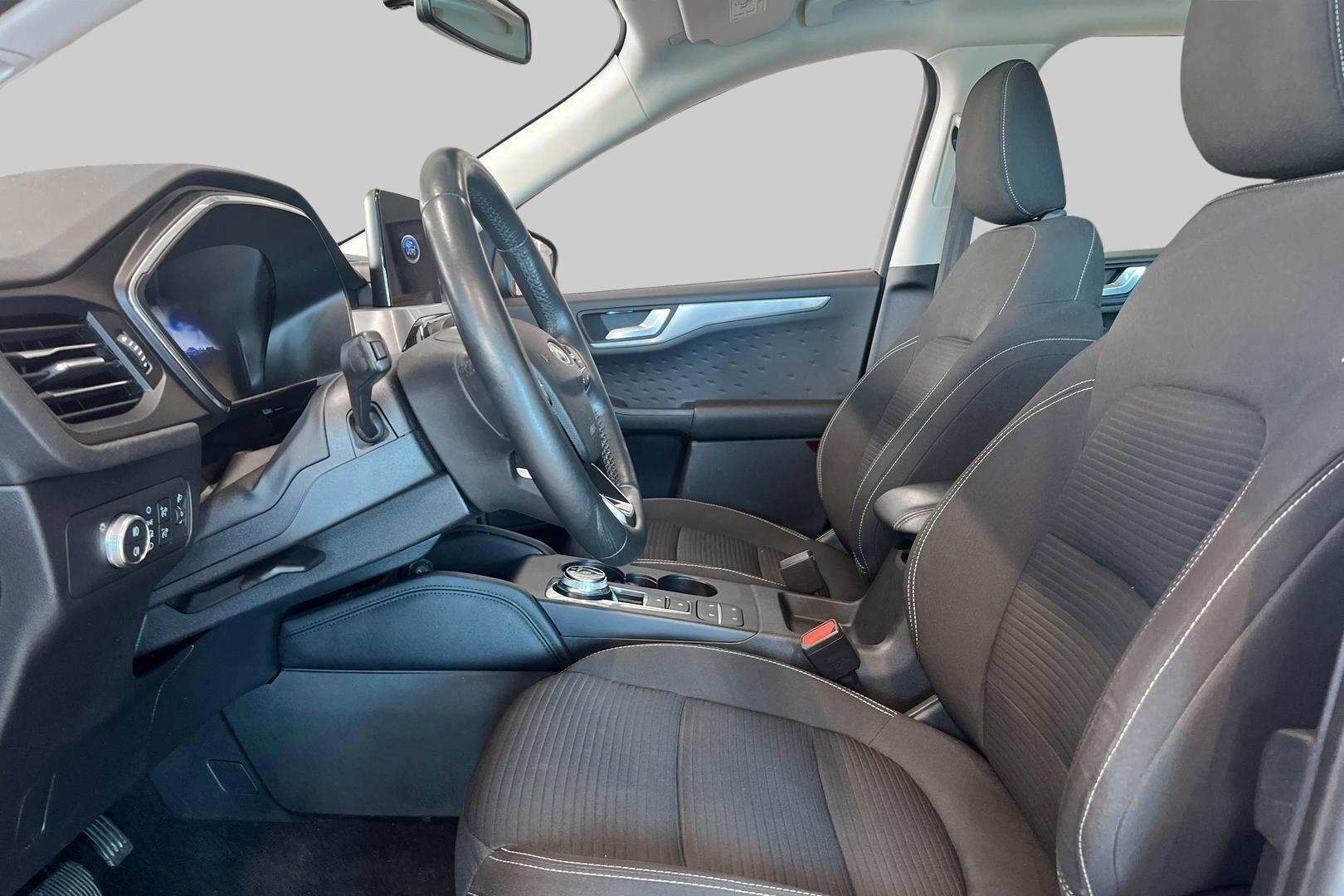FORD KUGA iso kuva 10