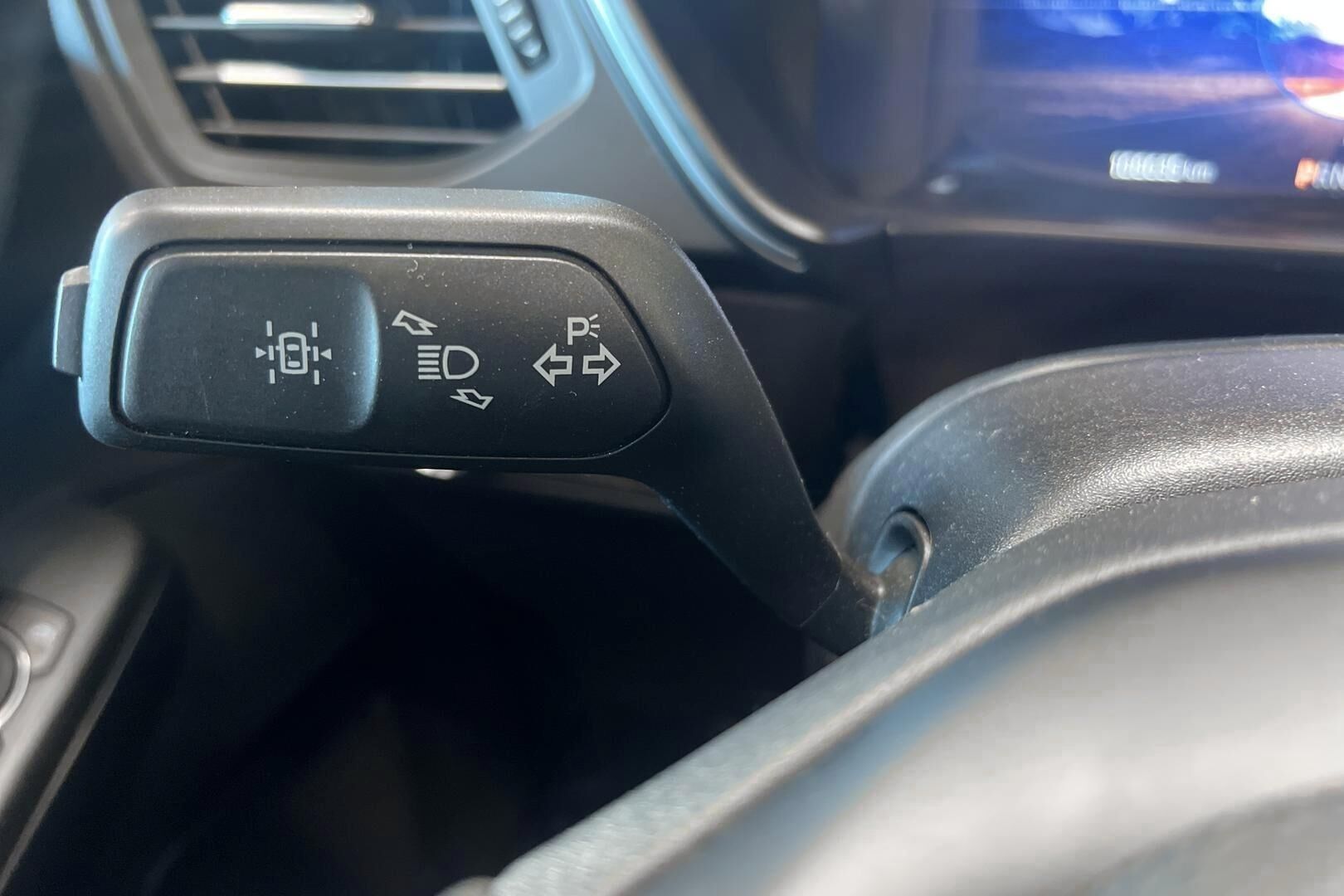 FORD KUGA iso kuva 19