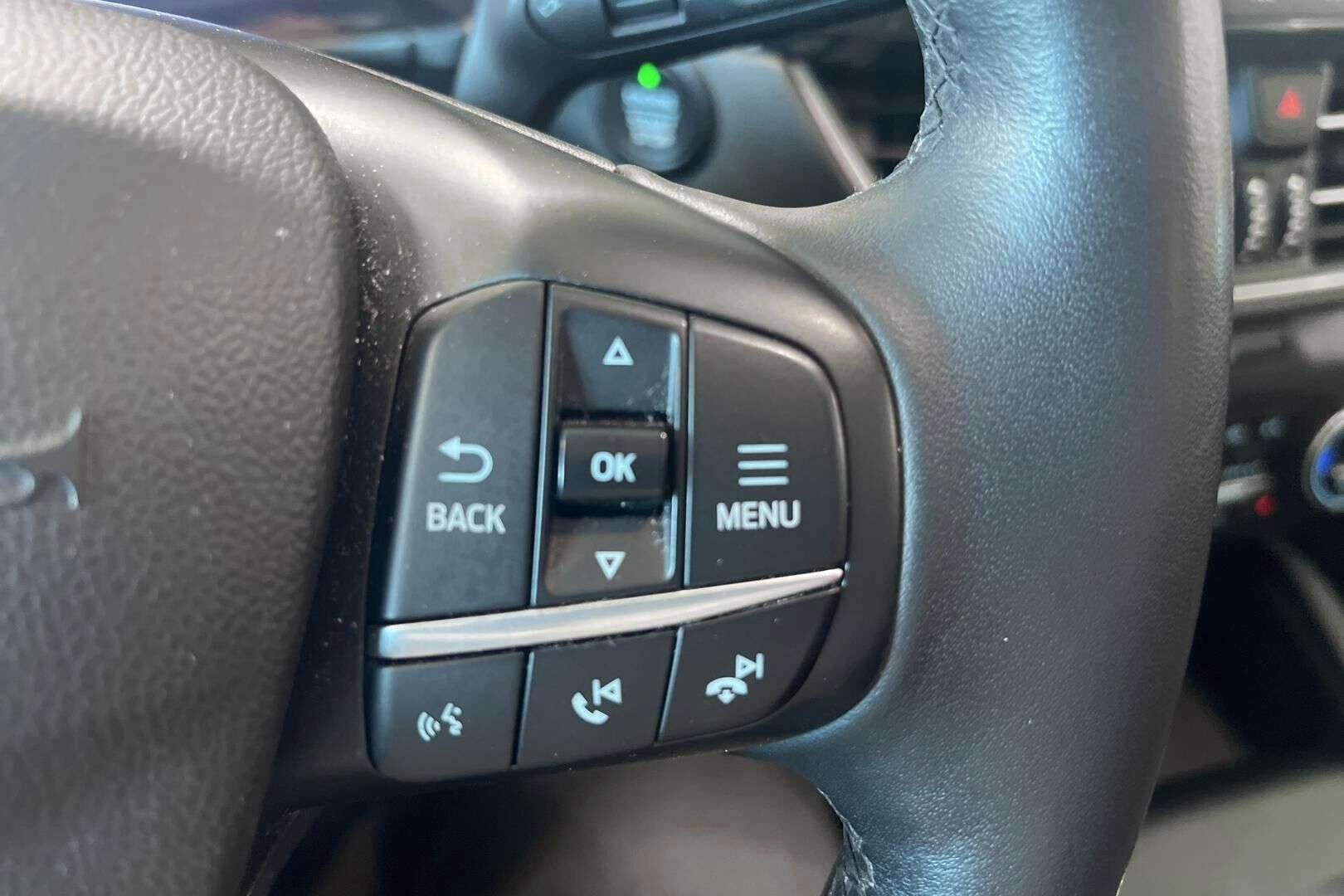 FORD KUGA iso kuva 19